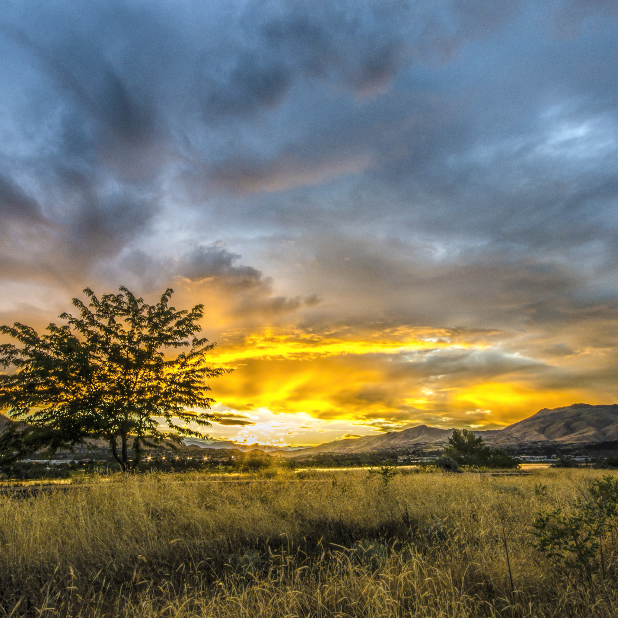 Небо закат. Sunset Valley 50s. Background Sky 800x600 Resolution.