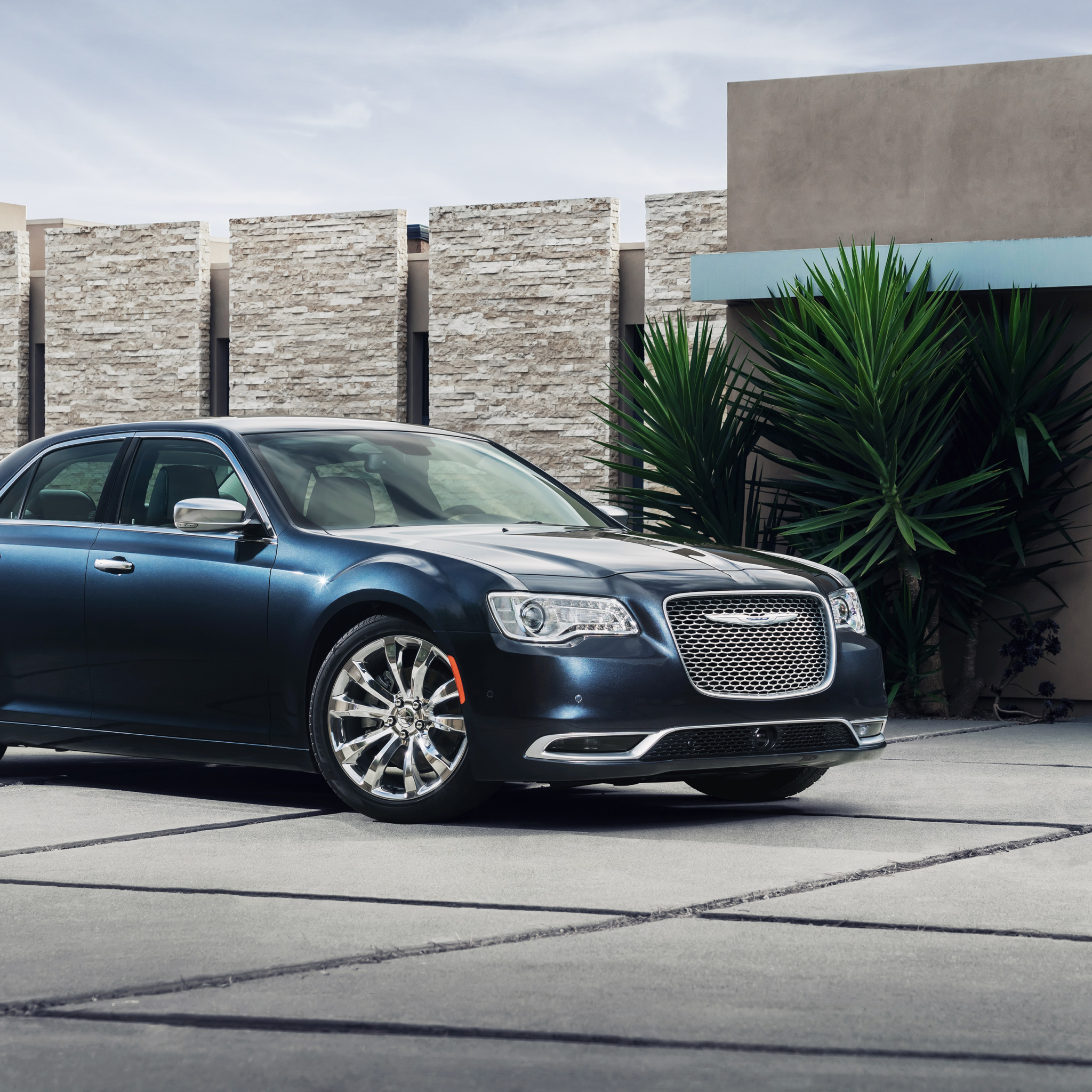 Машину официально. Chrysler 300c 2015. Chrysler 300c 2020. Chrysler 300 2018. Chrysler 300c 2018.