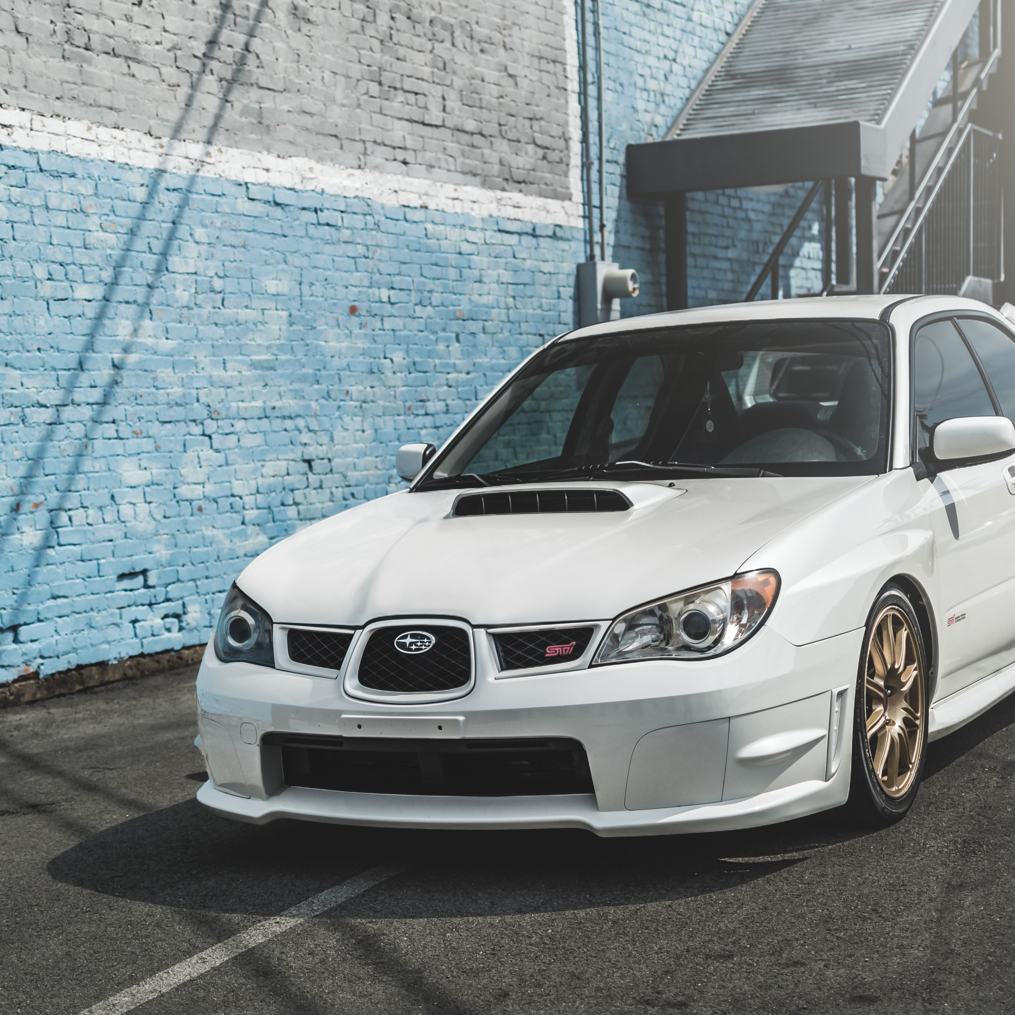 Subaru Impreza белая