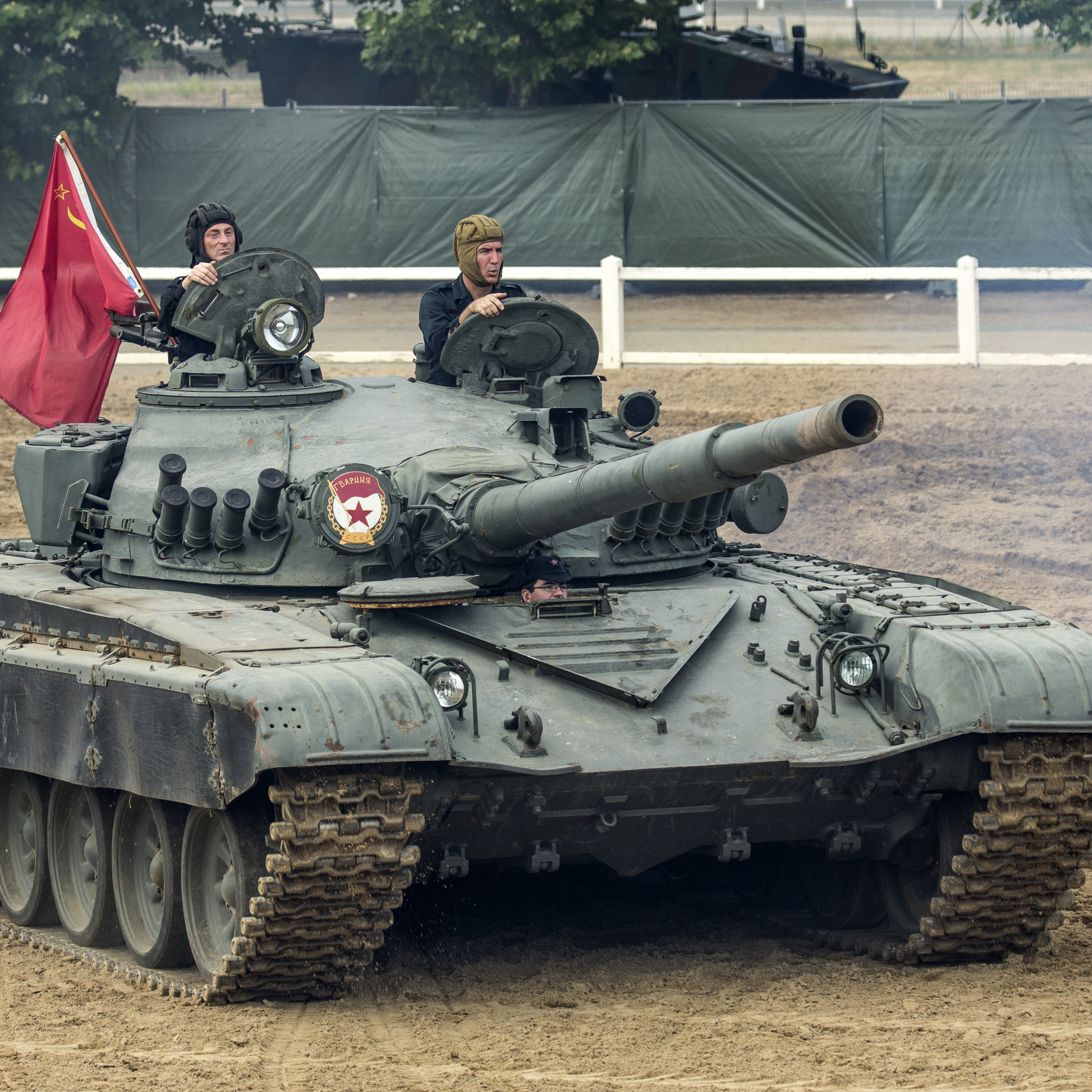 Https n 72 ru. Танк т72. T-72. Т-72 Урал. Т-72 основной боевой танк.