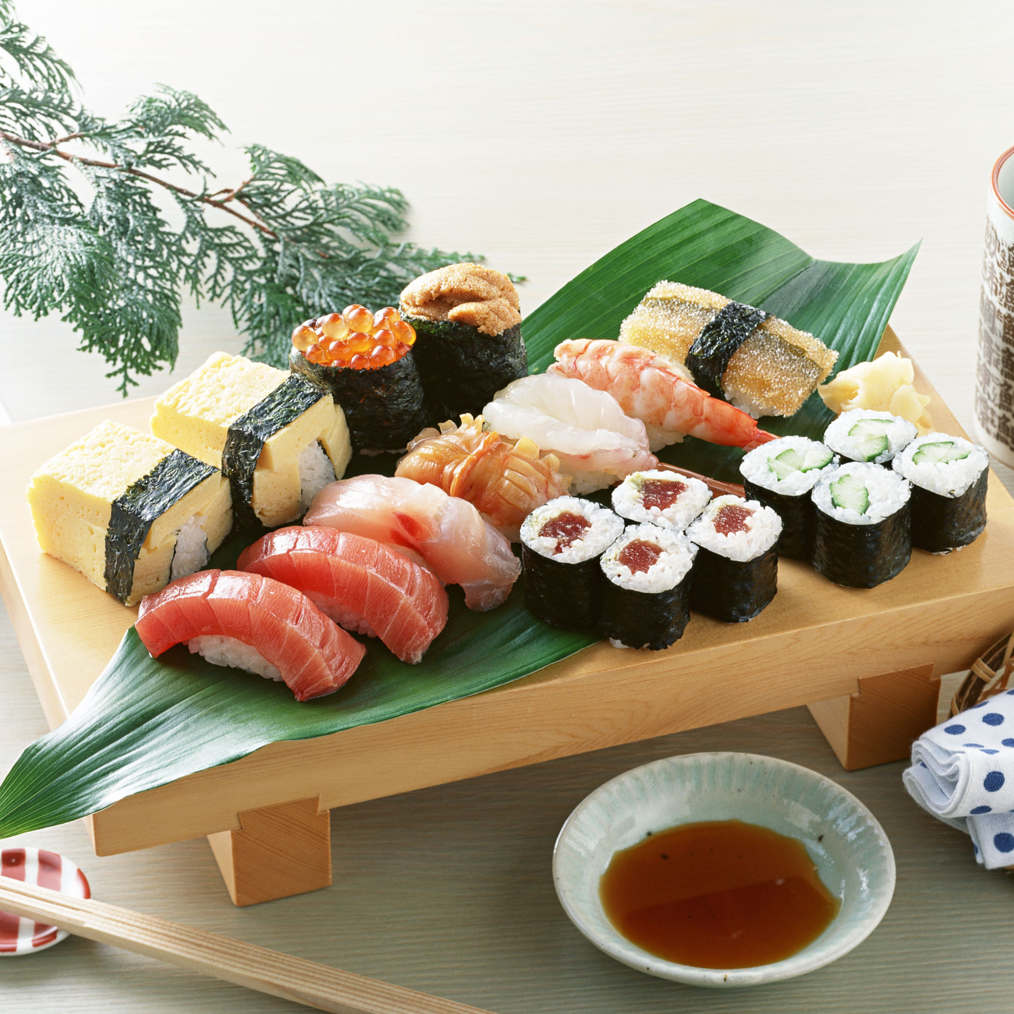 Приятного аппетита по японски. Японская кухня. Кухня Японии. Суши и роллы. Японские роллы.