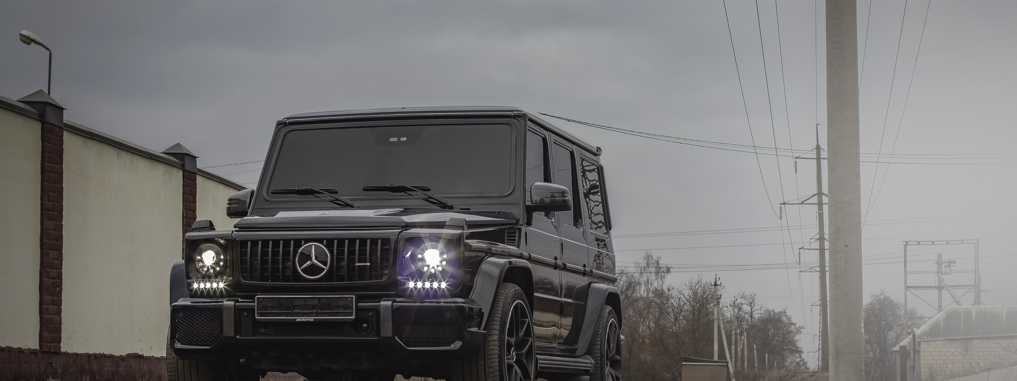 Скачать обои mercedes, банда, мерседес, amg, гангстер, бандит, криминал,  gangsta, раздел mercedes в разрешении 2048x768