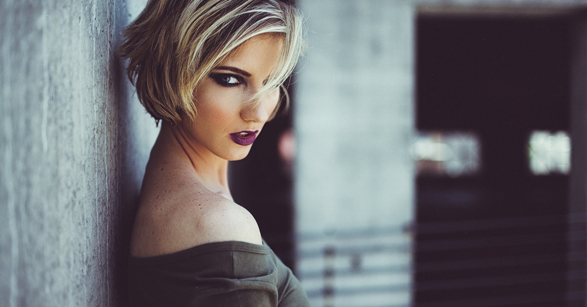 Short Haired Blonde Babe