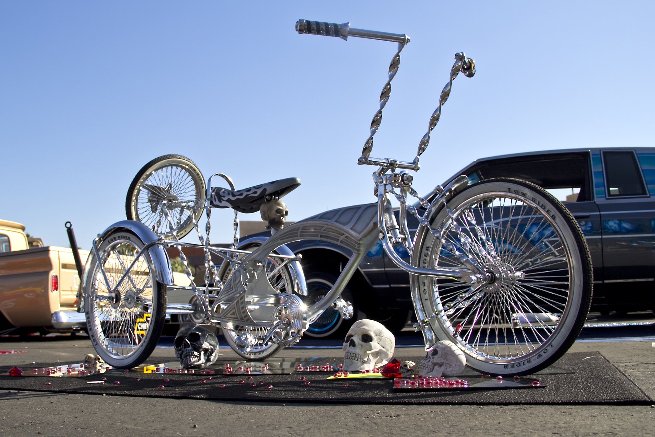 Скачать обои Черепа, Кастом, lowrider, Велосипед, bicycle, chopper,  Зеркала, tuning, раздел другая техника в разрешении 2100x1400