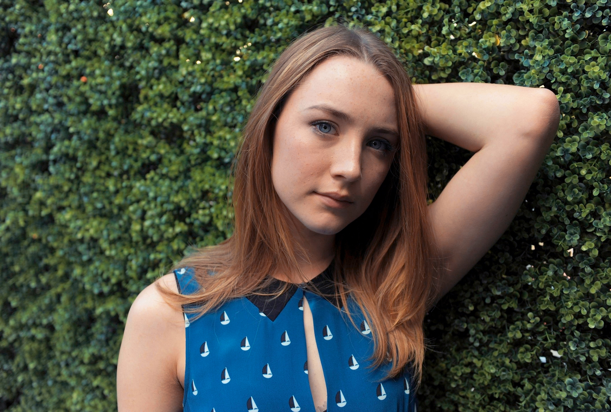 Saoirse Ronan Fakes