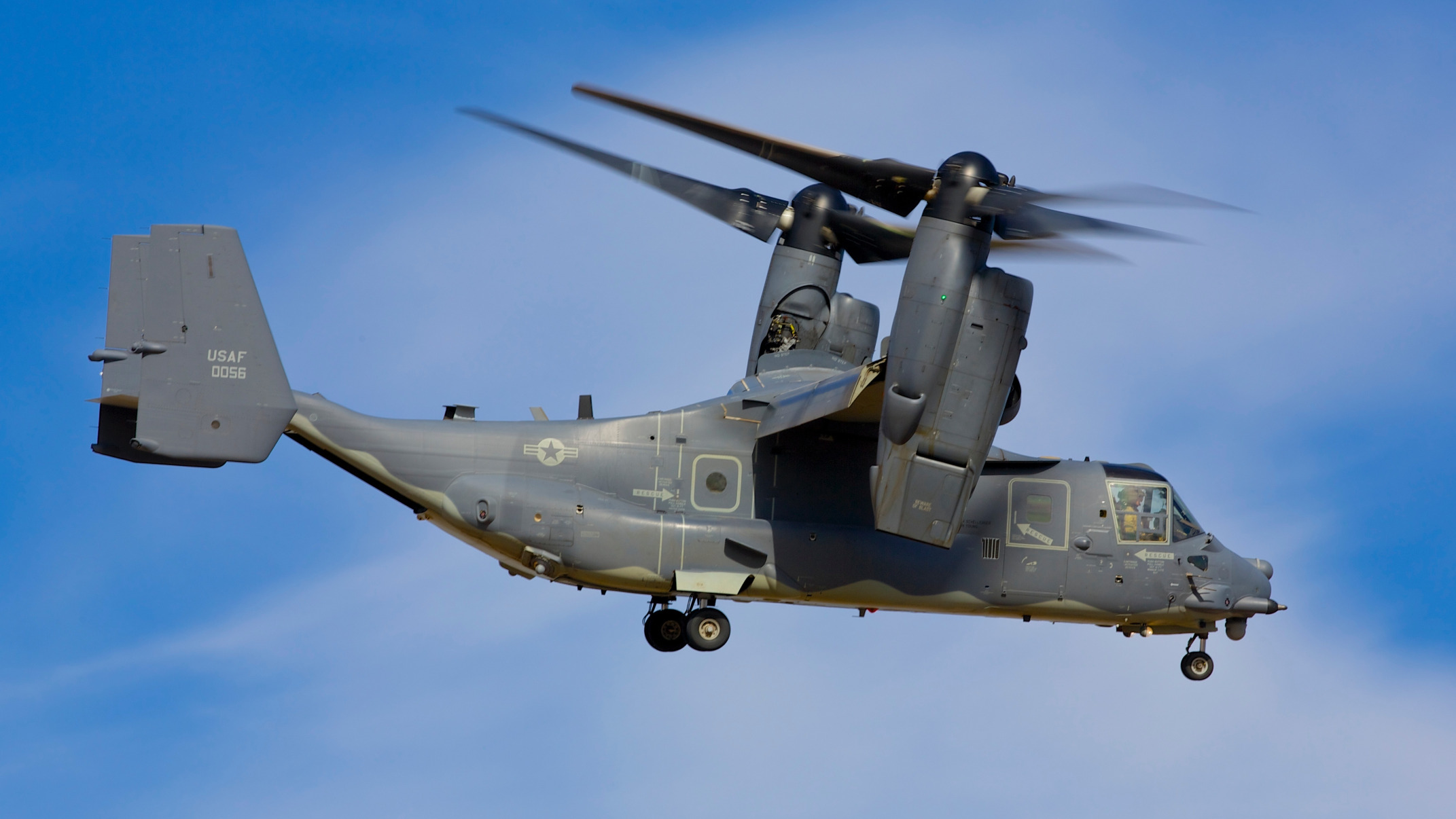 Вертолет бомбардировщик. Вертолёт v22 osprey. вертолет bell v-22 osprey. конвертоплан bell v-22 osprey. конвертоплан xv-40.