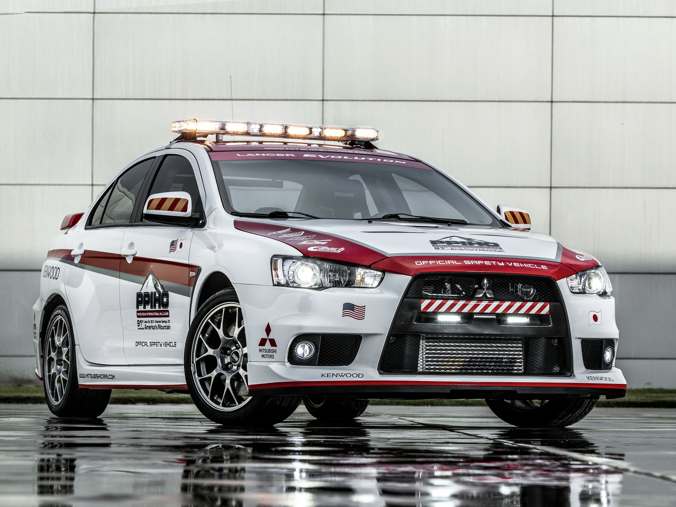 Безопасность мицубиси аутлендер. Lancer Evolution 10. Митсубиси Лансер Эволюшн. Lancer EVO 10. Митсубиси ланцер Эволюшн 10.