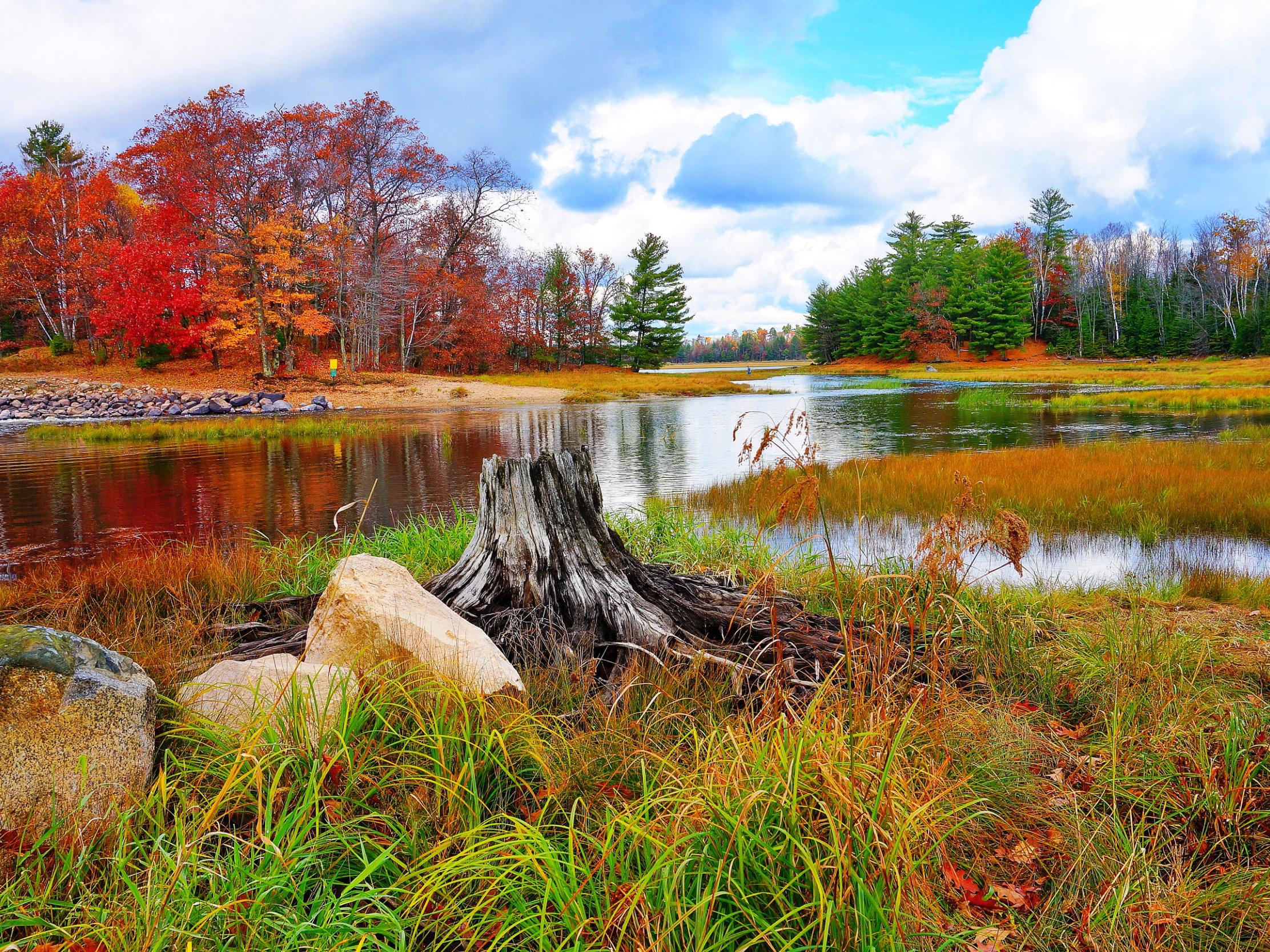 Описание фотографии природа. Пейзаж. Осень река. Природа осенью. Пейзаж осени.