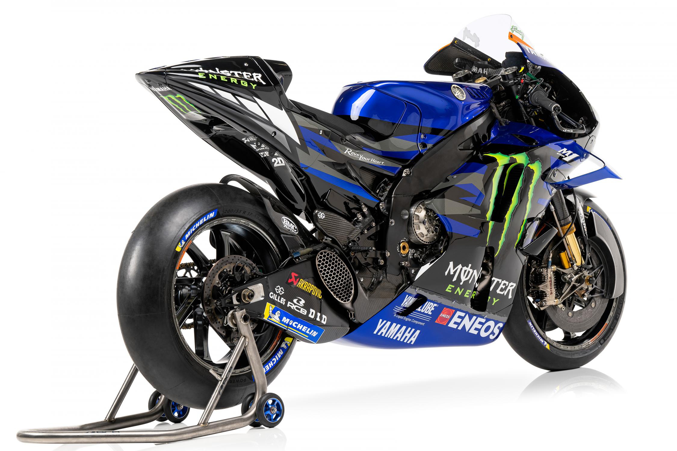 Rossi Yamaha YZR m1 Valentino РѕР±РѕРё