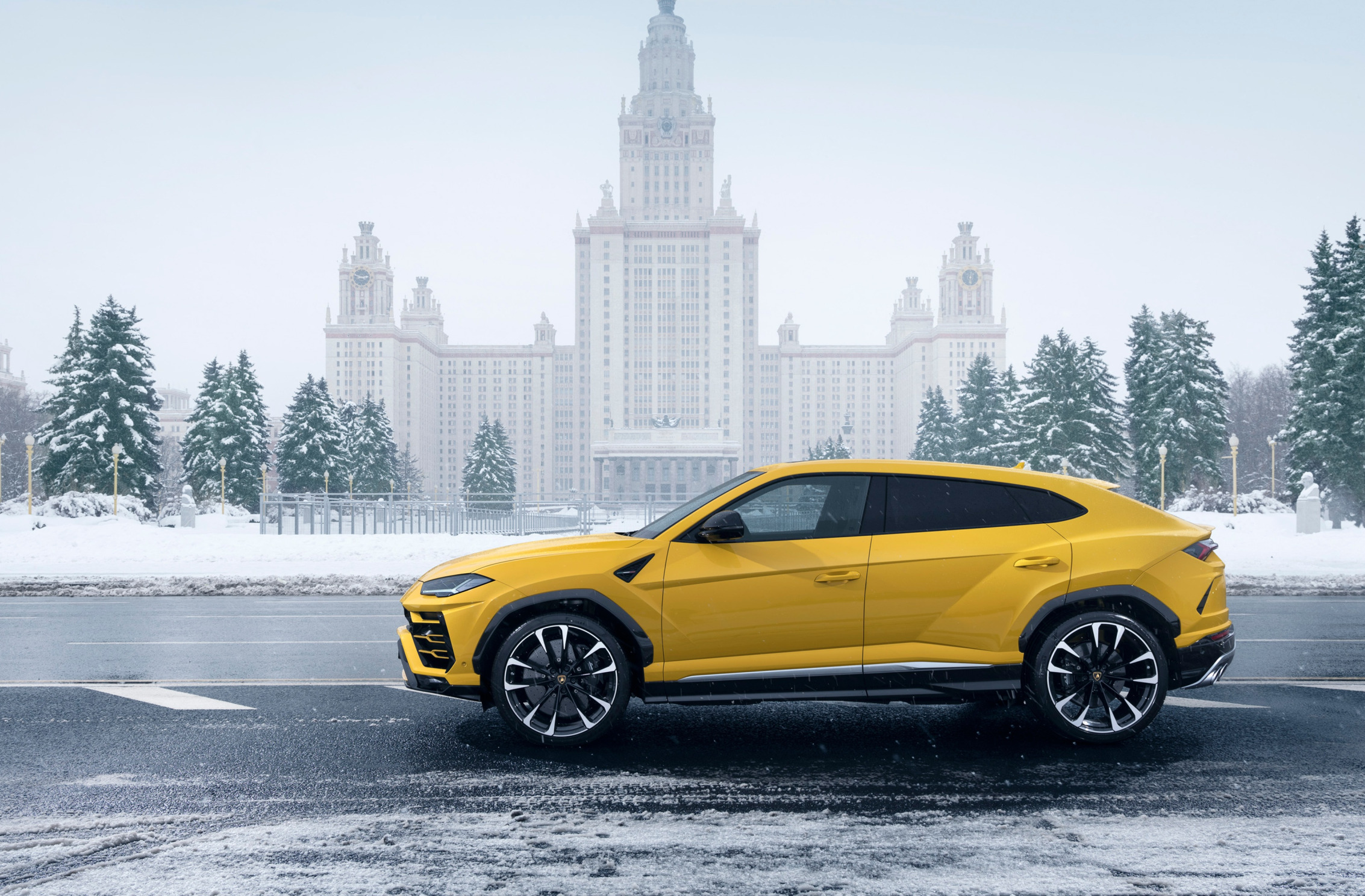 Lamborghini Urus drive2