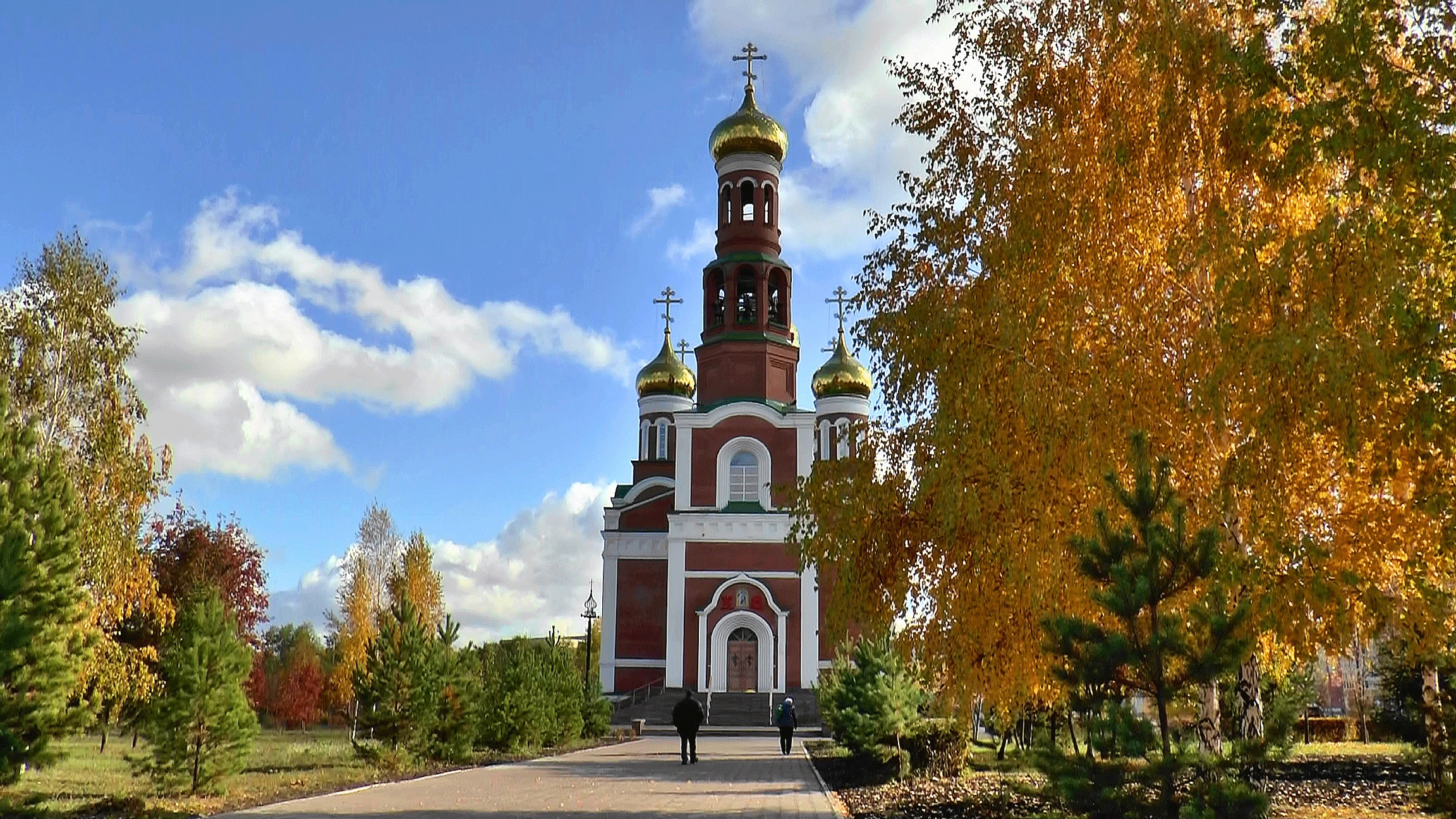 Фото Церкви На Фоне Природы Осенью