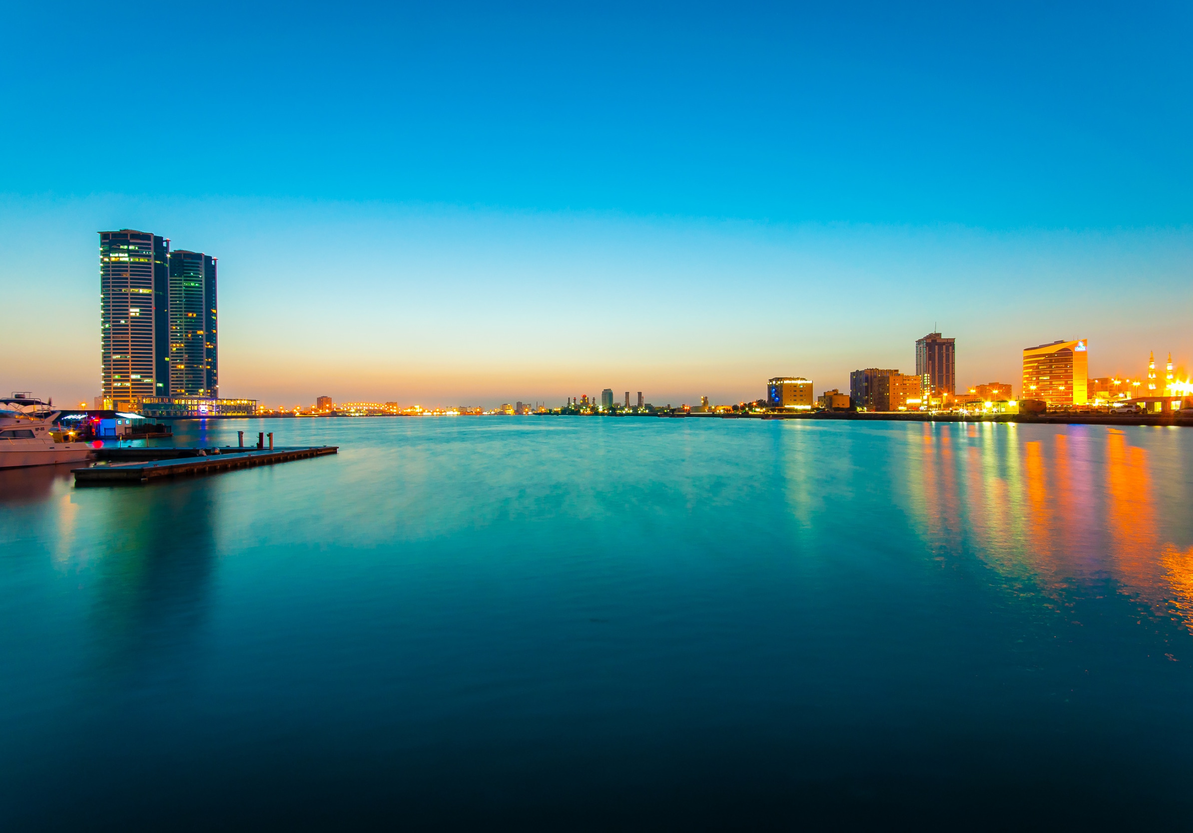 Рас-Эль-Хайма (город). Sharjah Skyline. Шарджа океан. Шарджа море.
