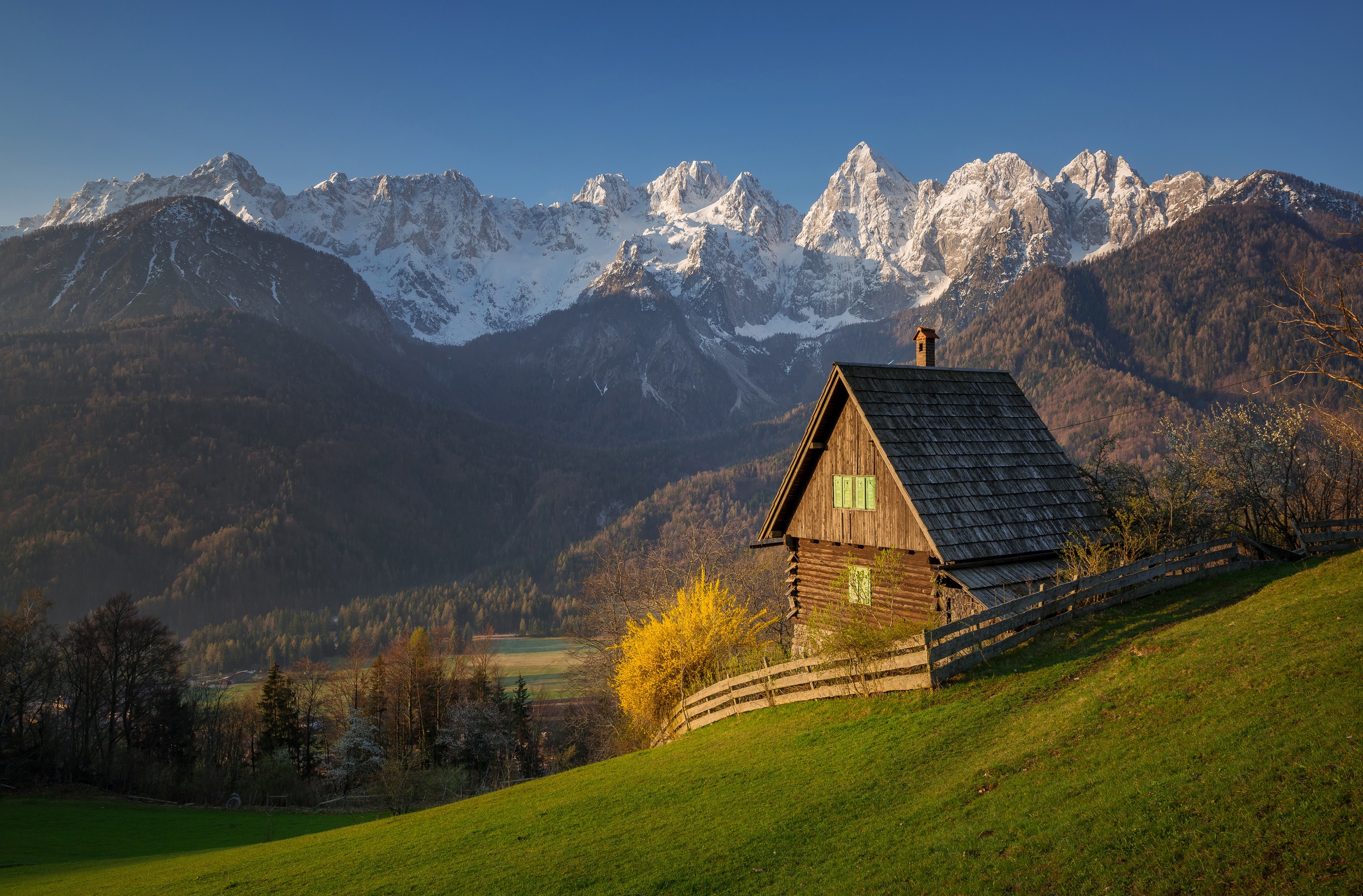 Домик На Горе Фото