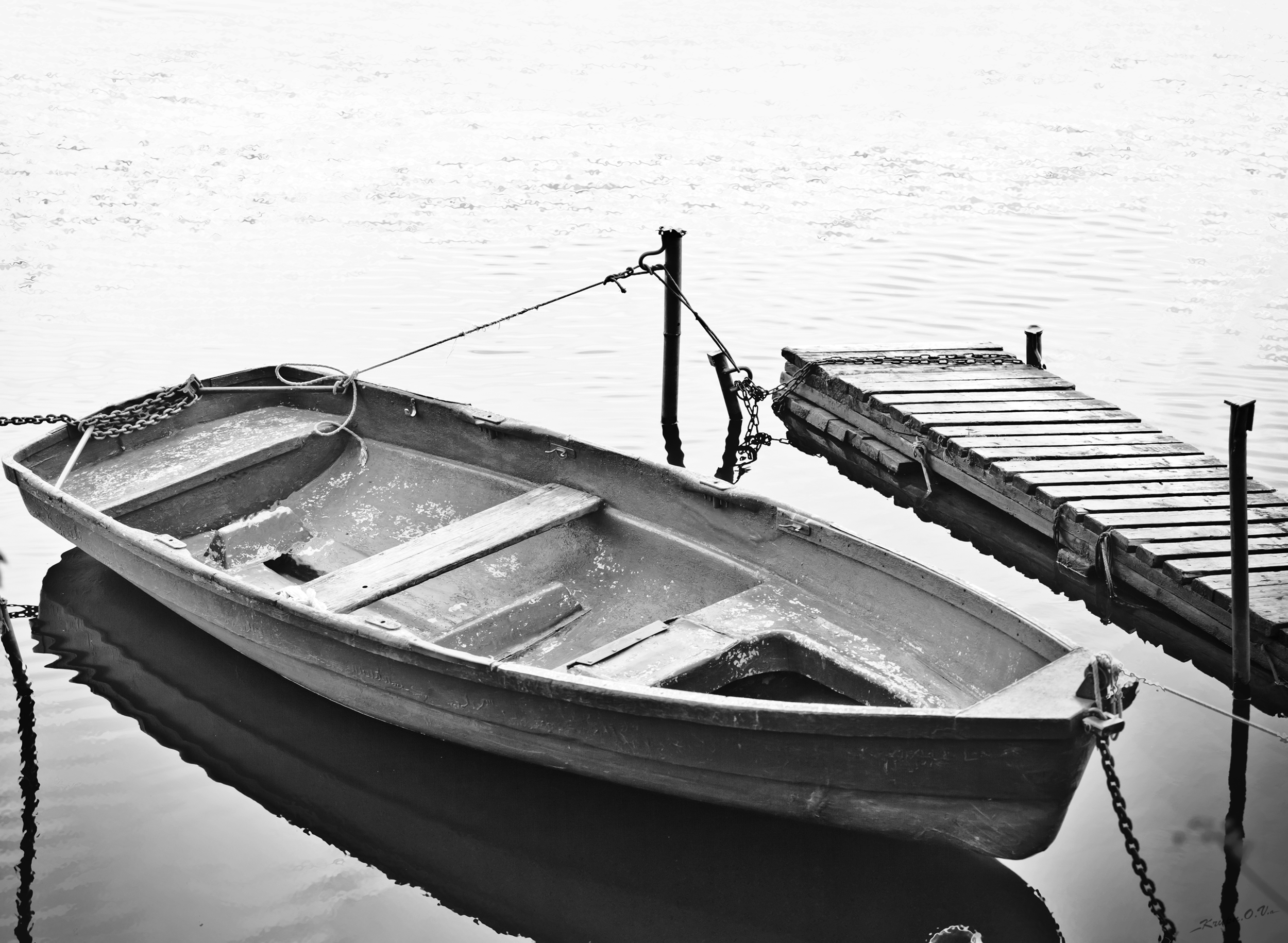 Легкая лодка 4. Лодка. Старая деревянная лодка. Деревянный Пирс с лодками. Причал для лодок.
