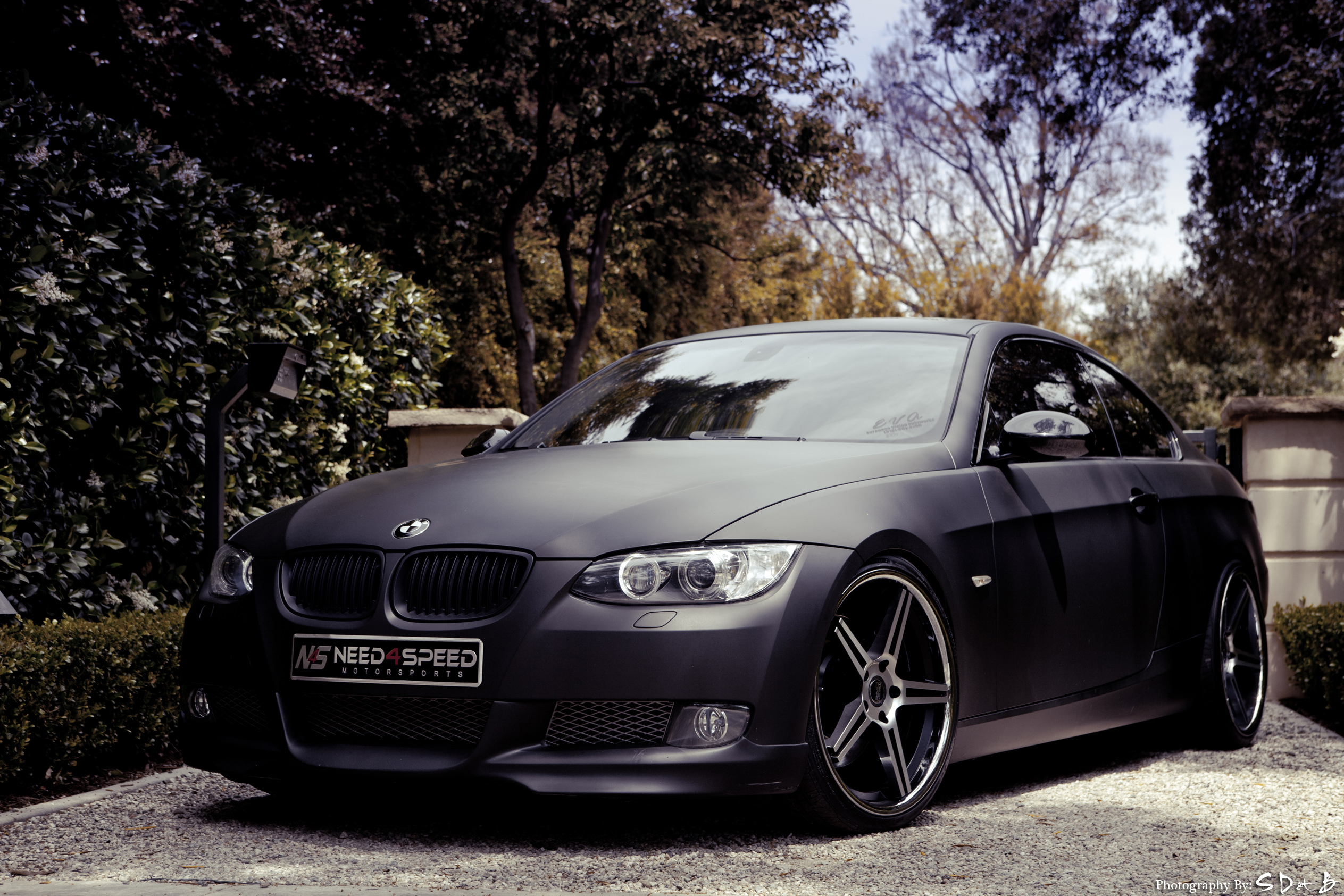 Черная машина перед. BMW e92 Black. BMW e92 Black Matte. БМВ м3 матовая. BMW e92 335i Black.