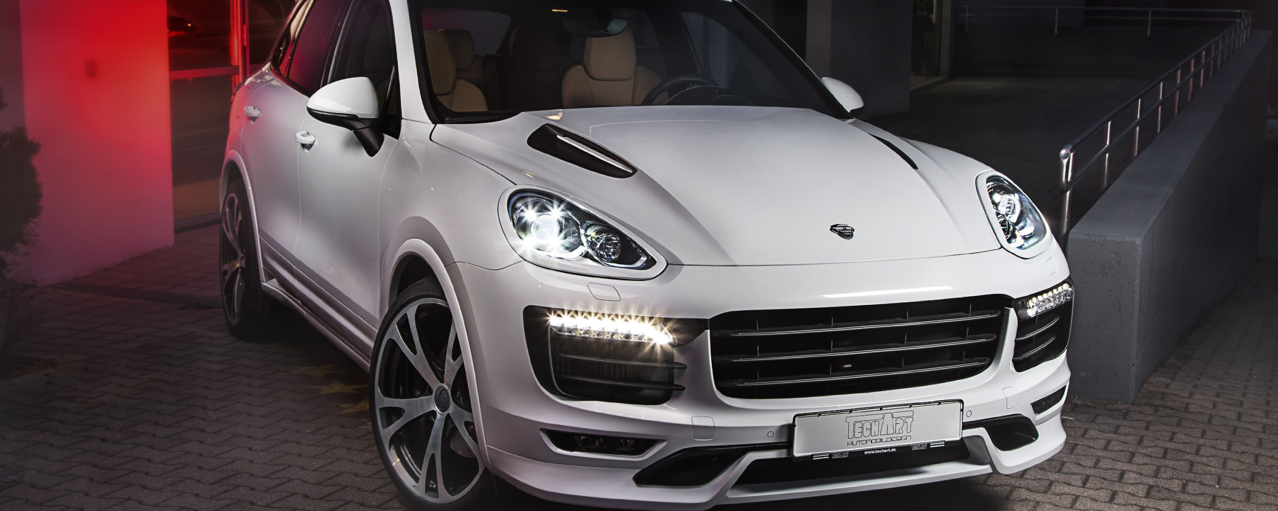 Porsche Cayenne фары в темноте