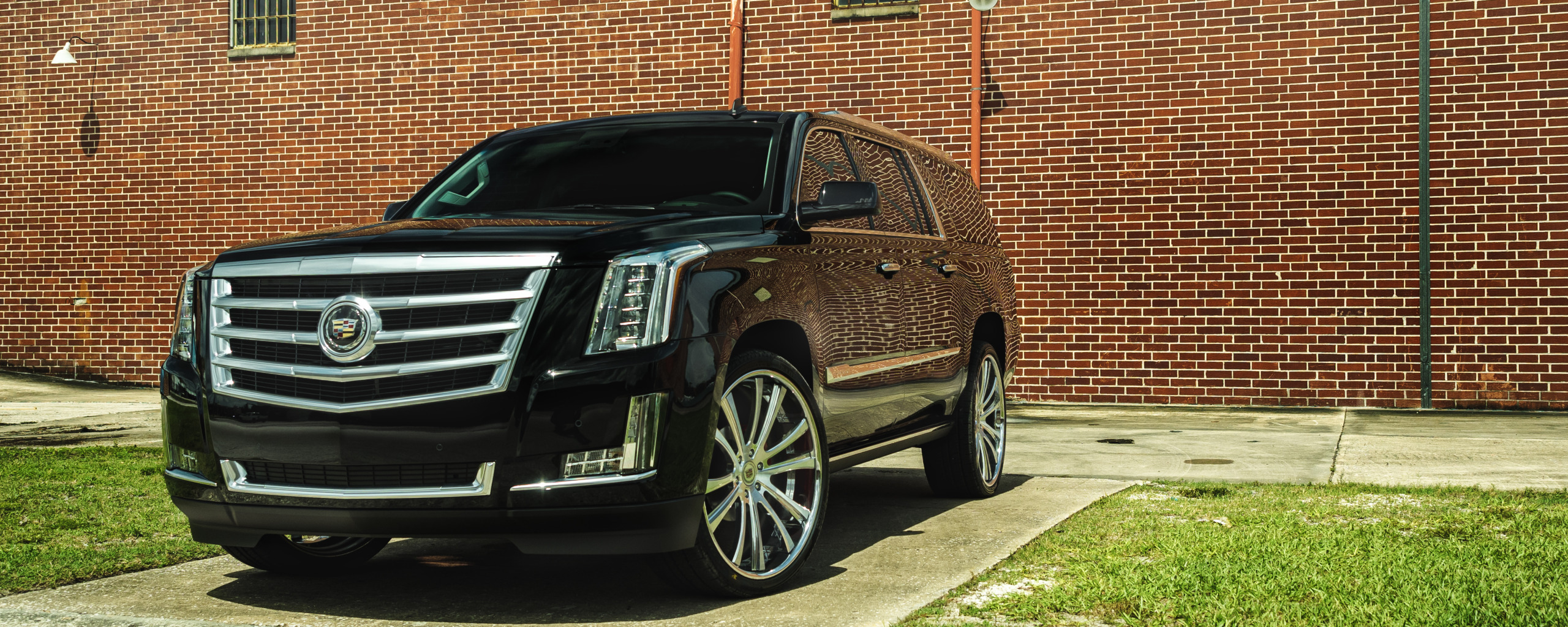 Комплектации Cadillac Escalade