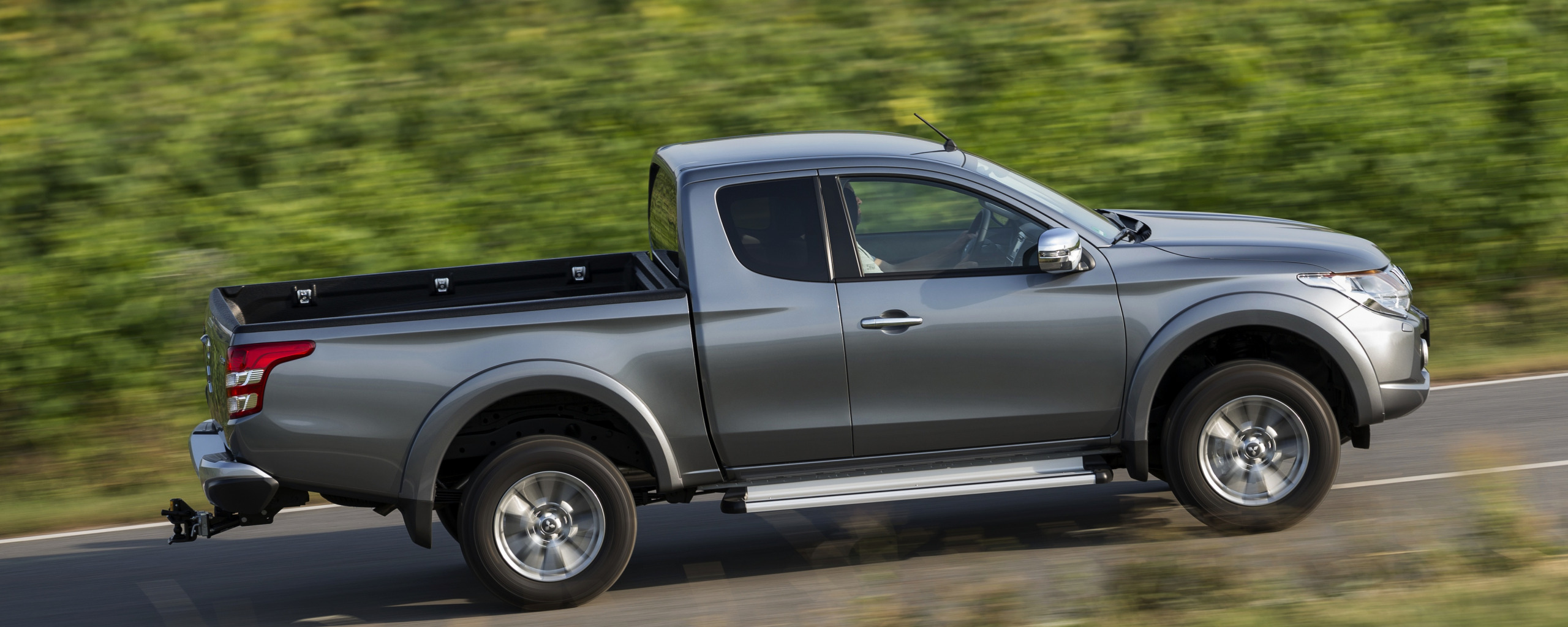 Mitsubishi l200 Black