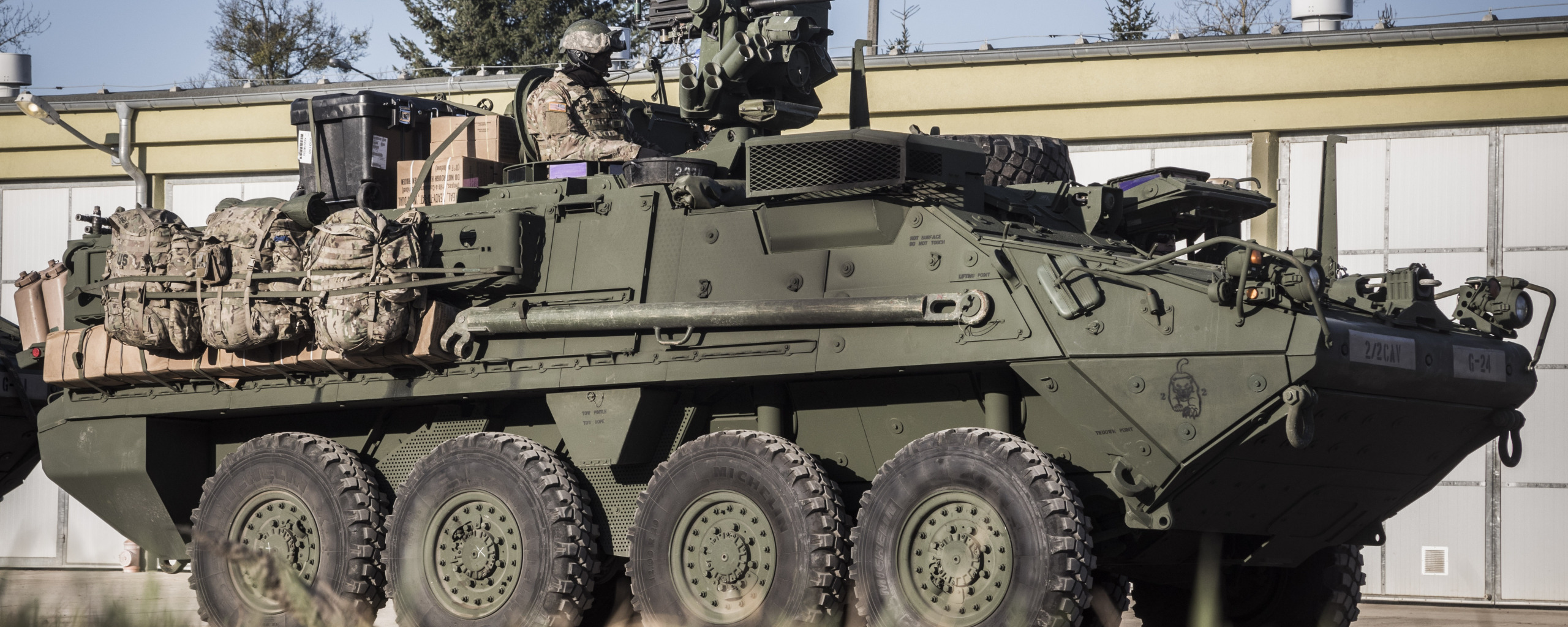 Страйкер москва. БМП Stryker. Stryker Боевая бронированная. Бронетранспортер Stryker a1. М1126 Stryker.