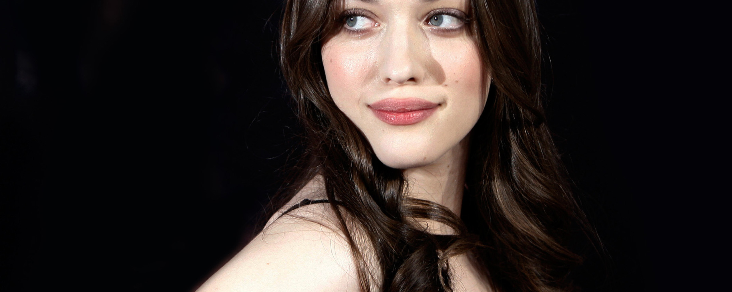 Кэт деннингс размер груди. Кэт Деннингс. Kat Dennings 2023. Кэт Деннингс без макияжа.