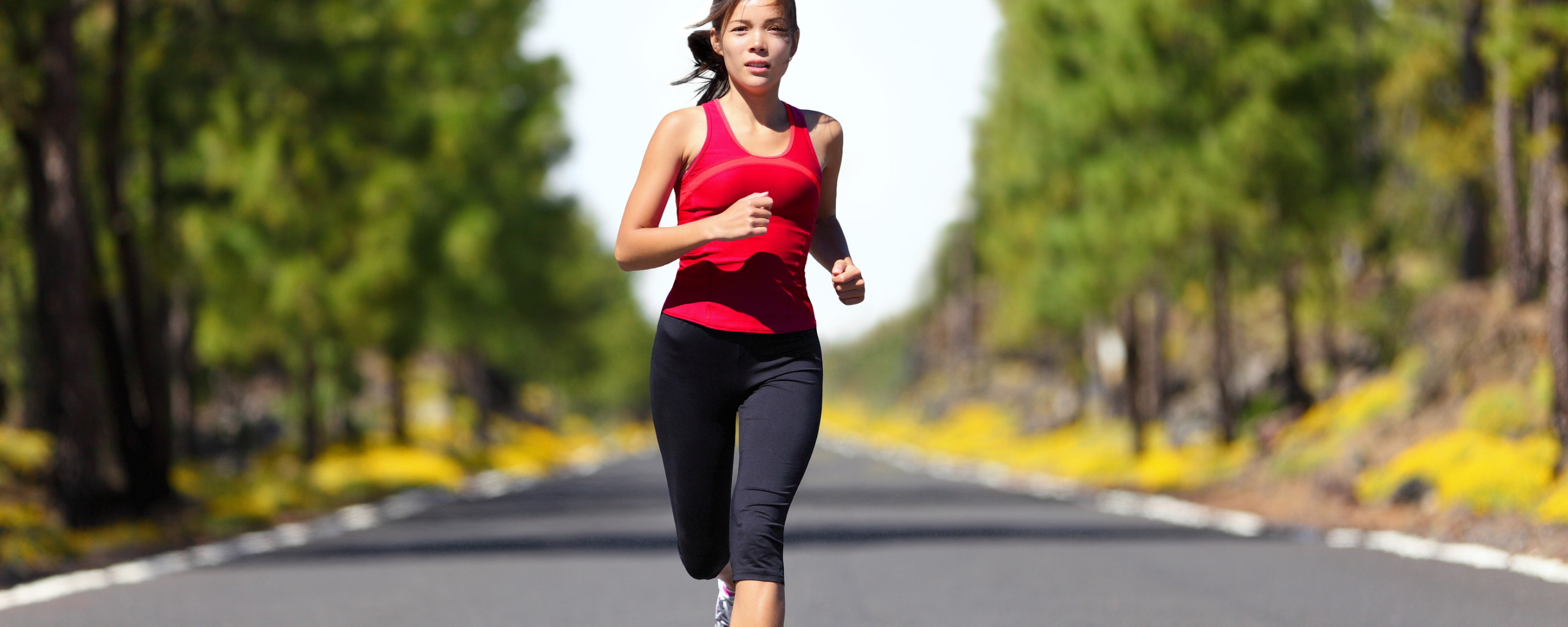 Придет к одному здоровому. Полезны пробежки по утрам. Здоровый образ жизни бег. Еда после пробежки. Пробежка чем полезна для женщин.
