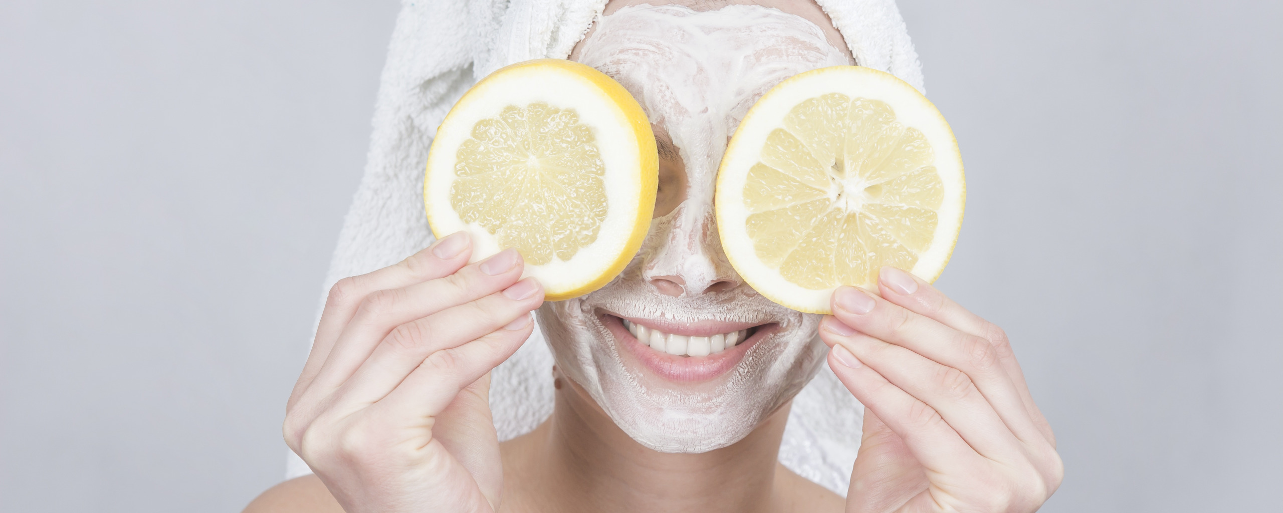 Домашние маски с лимоном. Лимонная маска для лица. Лимон с лицом. Лимон для красоты. Маска очищение натуральная.