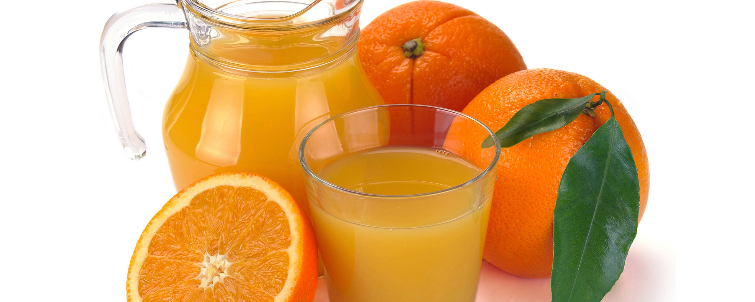 Сок. Апельсиновый сок. Апельсиновый сок без фона. Стакан апельсинового сока.