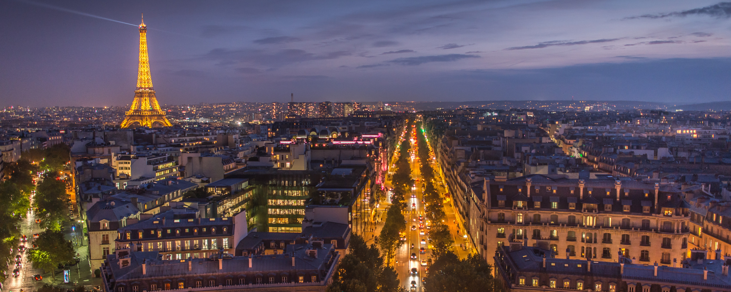 Париж Эйфелева башня ночью