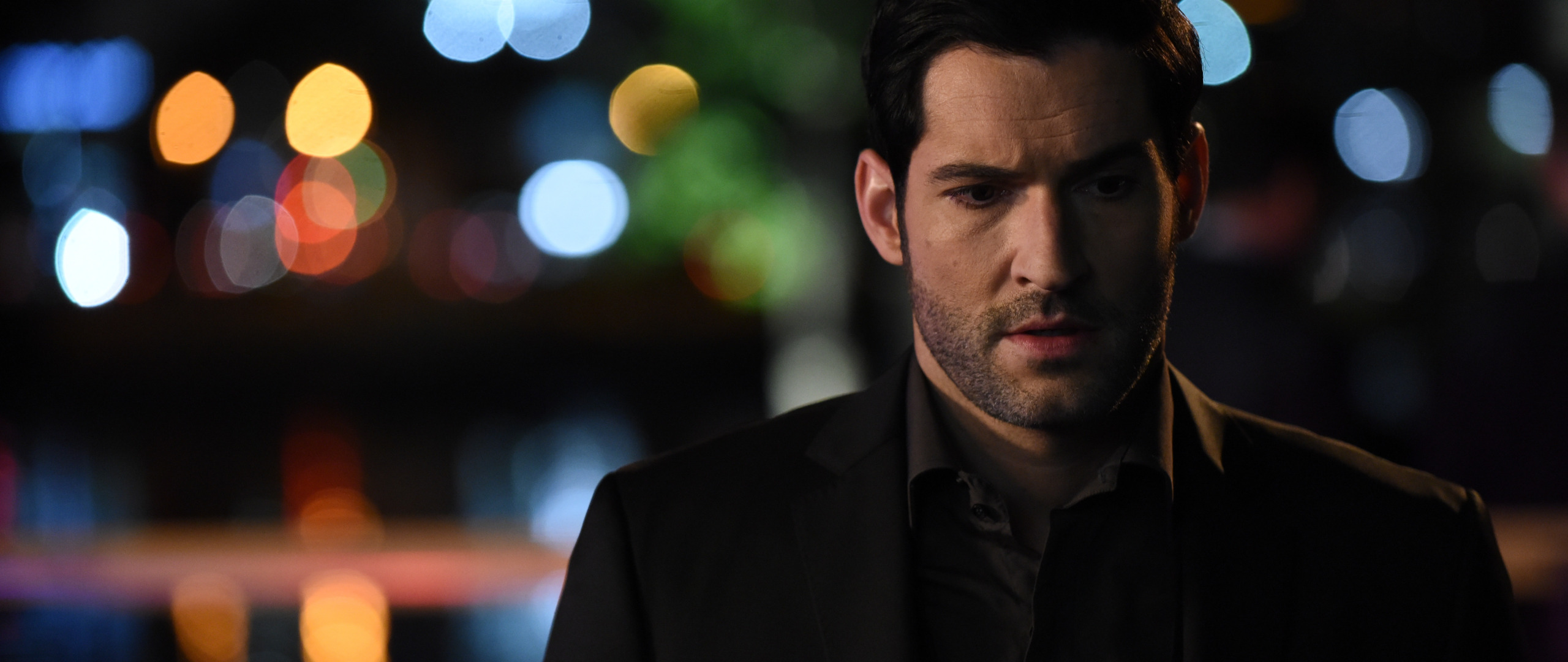 Скачать обои вечер, сериал, телесериал, Lucifer, Tom Ellis, Люцифер, Том  Эллис, Люцифер Морнингстар, раздел фильмы в разрешении 2560x1080