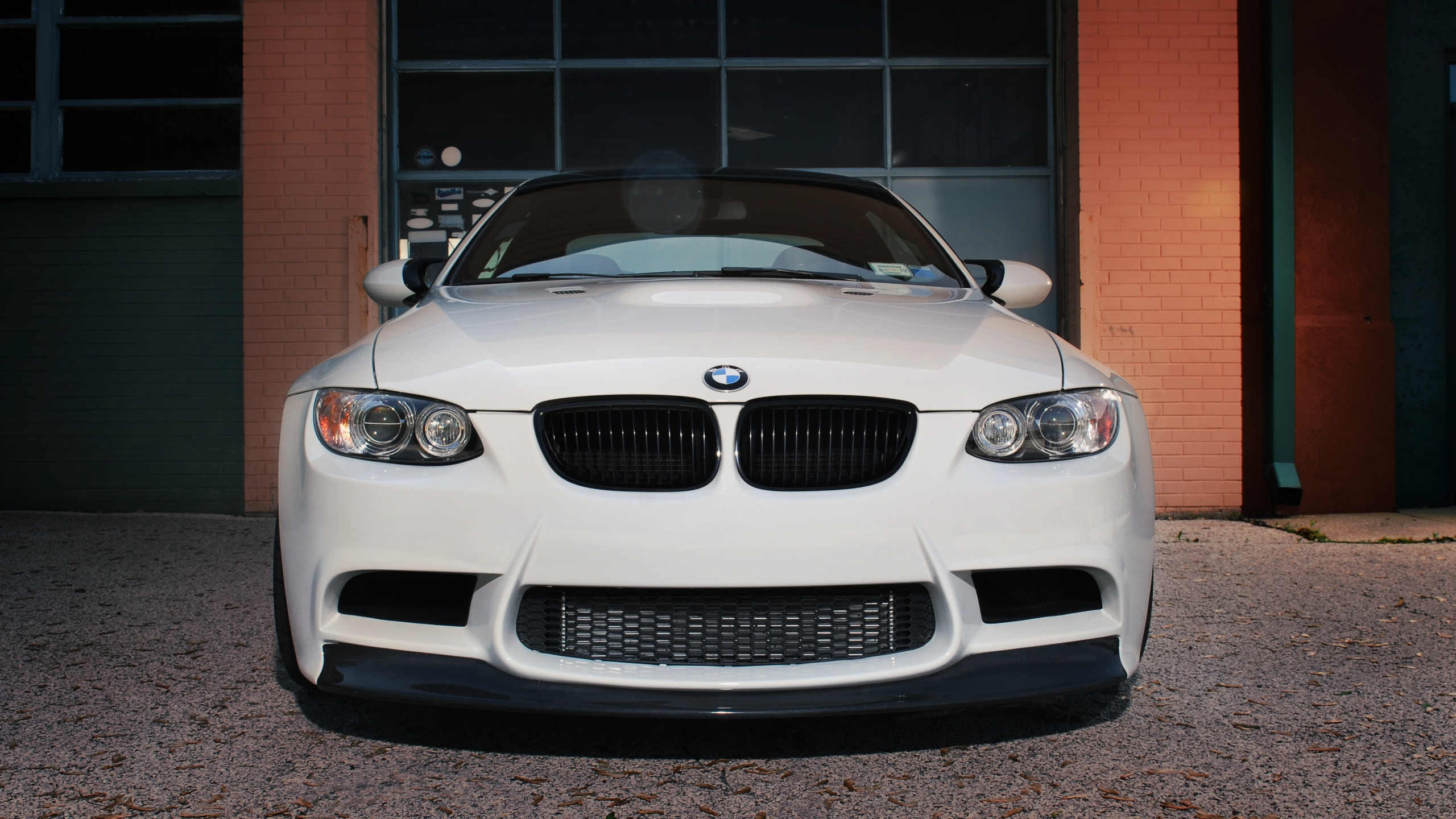 Бмв бел фото. БМВ м3 е92 белая. BMW e92 белая. BMW m3 e92 White. BMW m3 e92 белая.