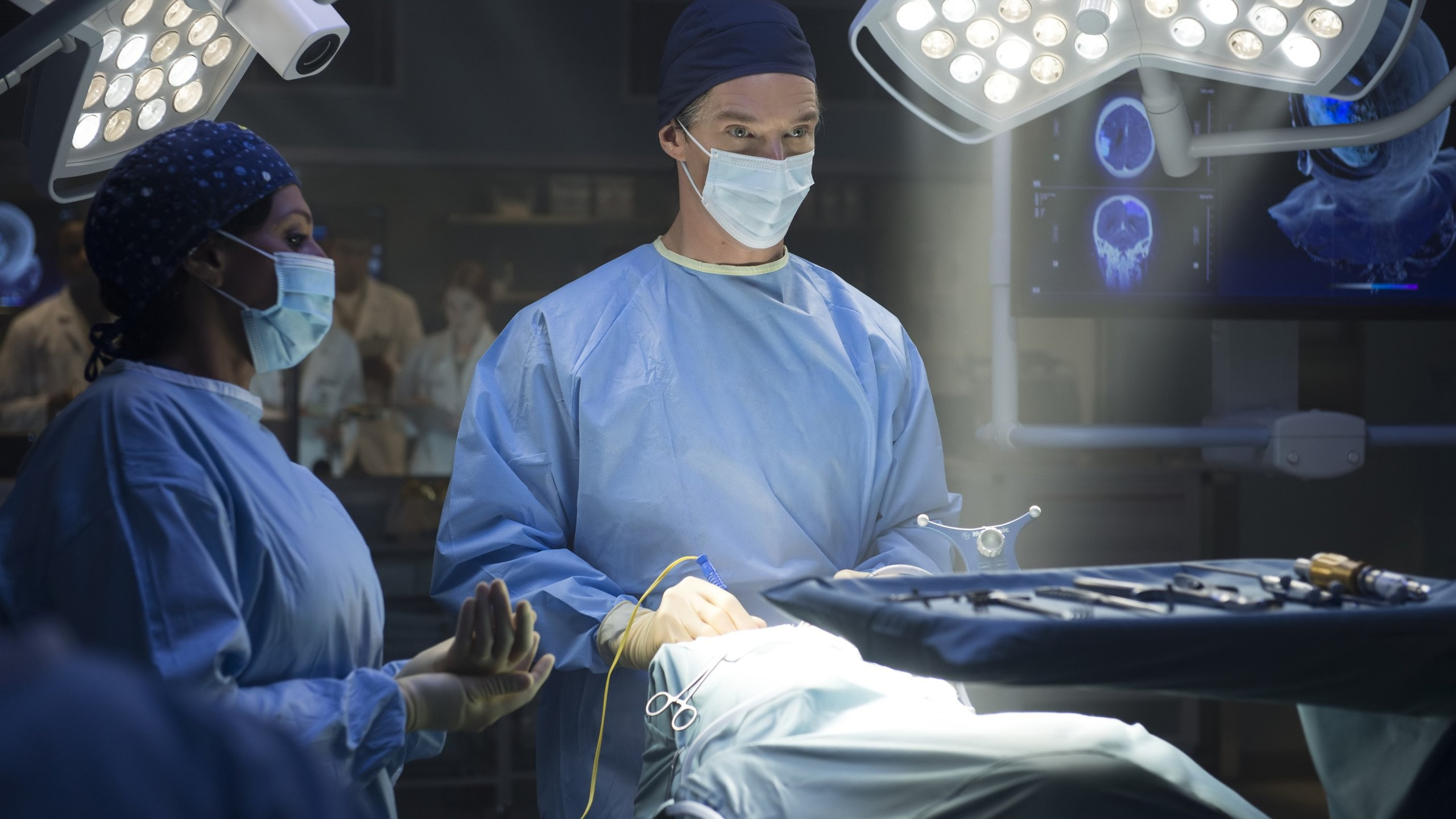 Как выглядит хирургия. Доктор Стивен Стрэндж хирург. Стивен Стрэндж нейрохирург. Доктор Стрэндж фильм 2016. Доктор Стивен Стрэндж фильм.