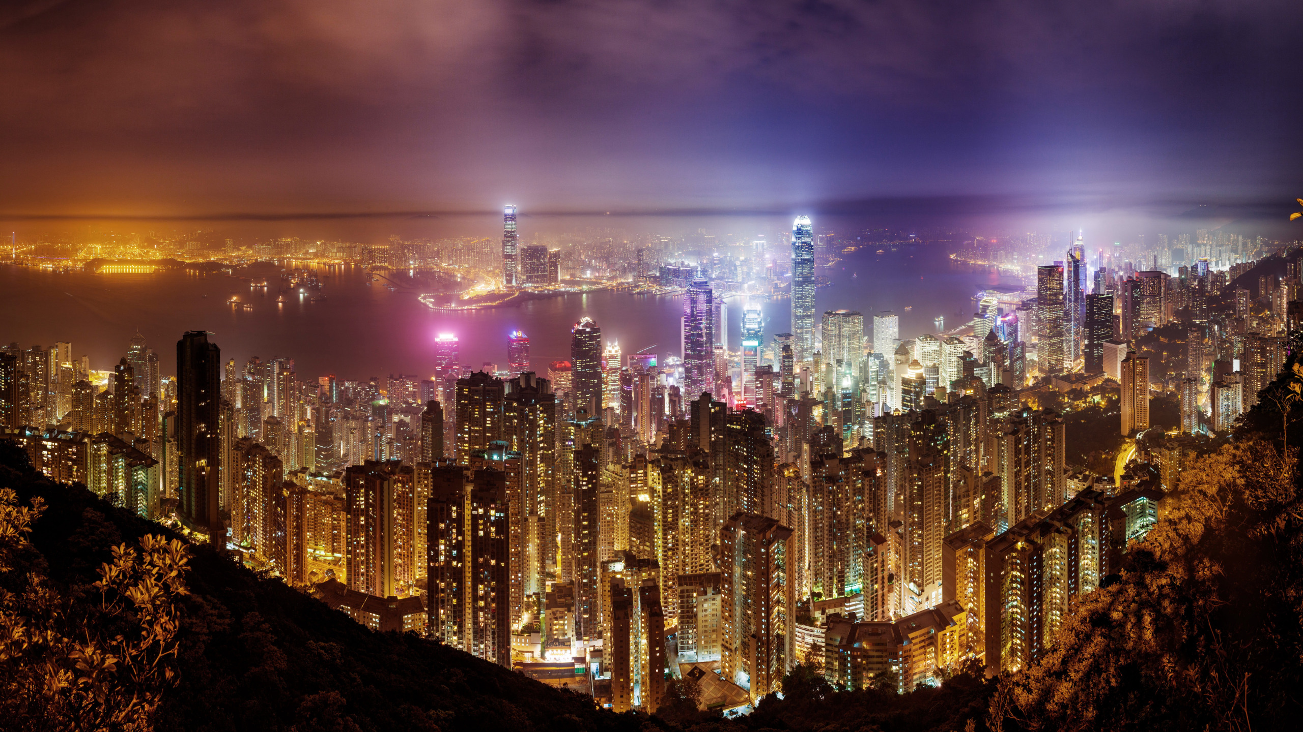 Звук большого города. Мегалополис Сянган. Ночной Гонконг панорама. Фотообои Гонконг ночной Гонконг. Ночной Найт Сити.