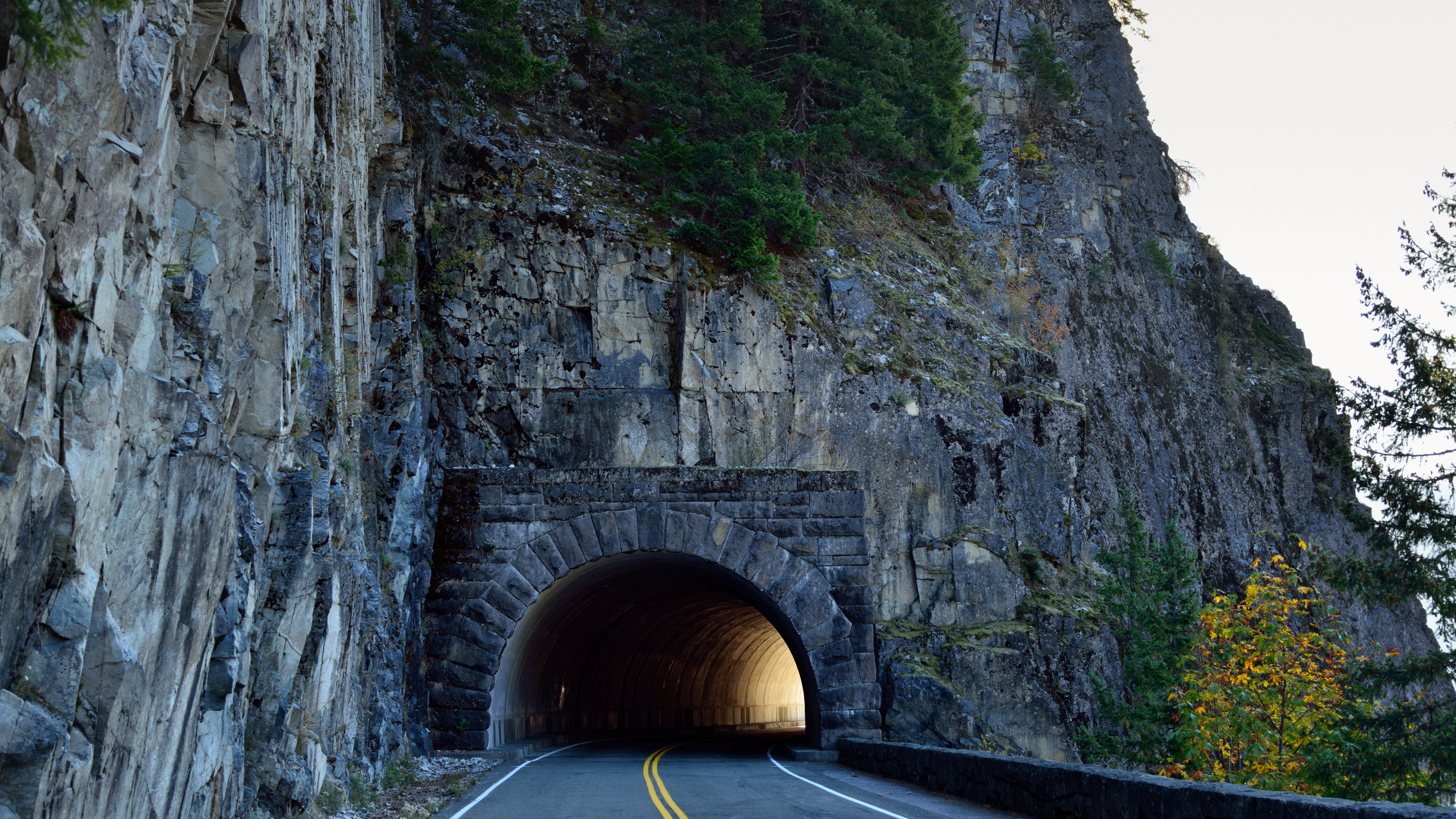 Дорога видео вода. Горный тоннель Гуолян. Дилижанский тоннель. Лаэрдальский тоннель. Скала-туннель (tunnel Rock).