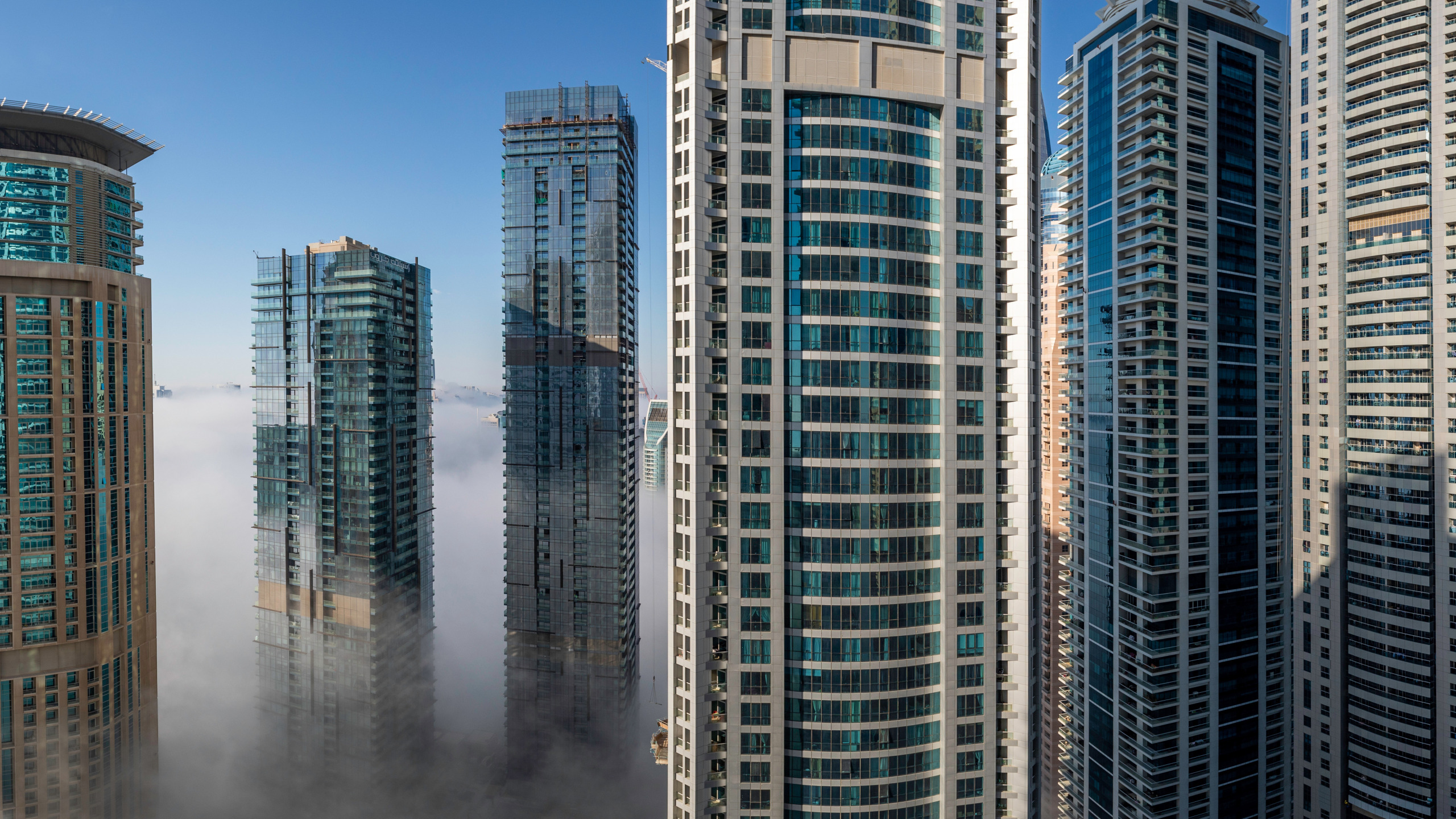 Список зданий города. ГК Дубай высотки. Mirax Dubai небоскреб. 51 Этаж Дубай высотки. Многоэтажный дом в Дубае.