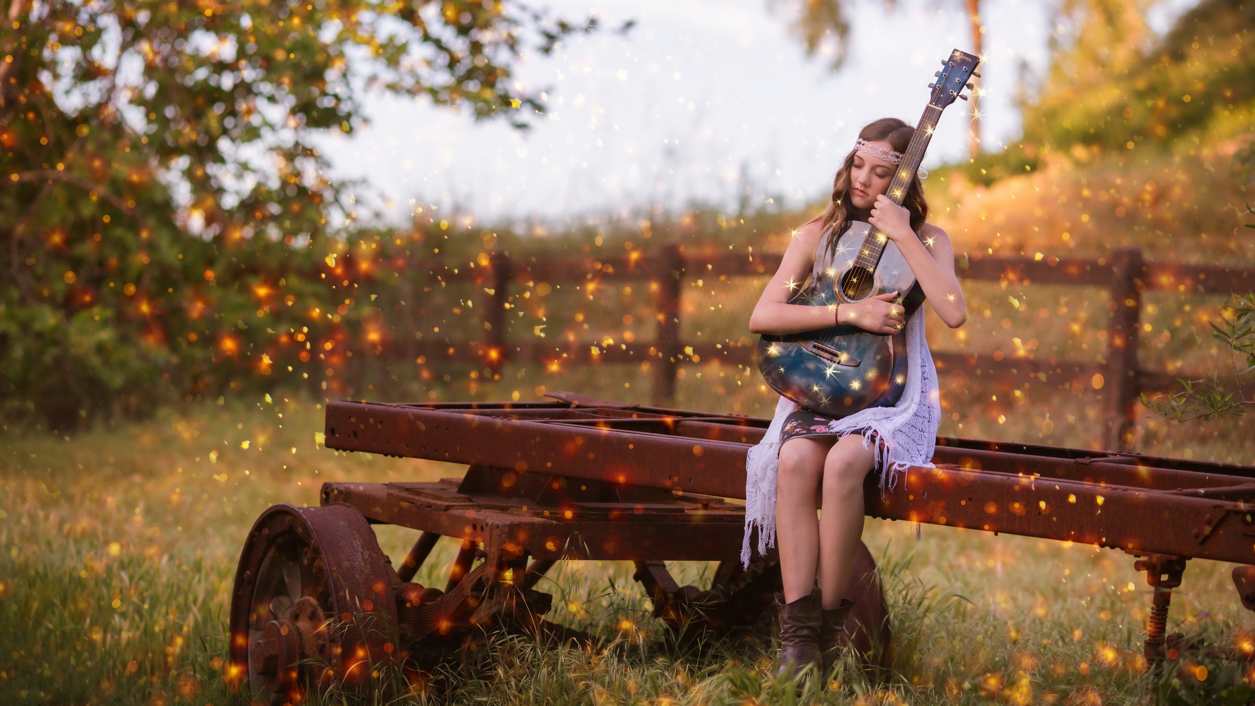Добрая девушка песня. Фотосессия с гитарой осенью. Фотосессия с гитарой на природе. Осенняя фотосессия с гитарой. Осенняя фотосессия с гитарой на природе.