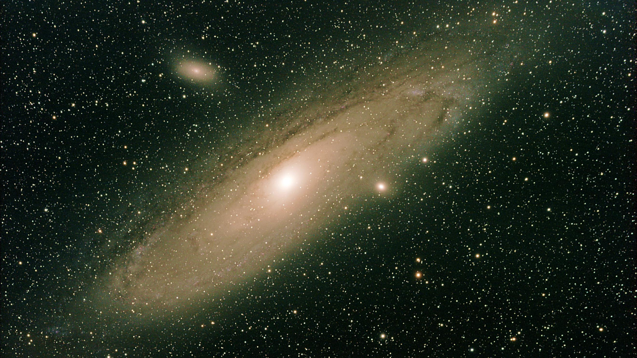 Что такое андромеда. Галактика Андромеды m31. Туманность Андромеды m31. Спиральная Галактика м31. Гигапиксели Андромеды.