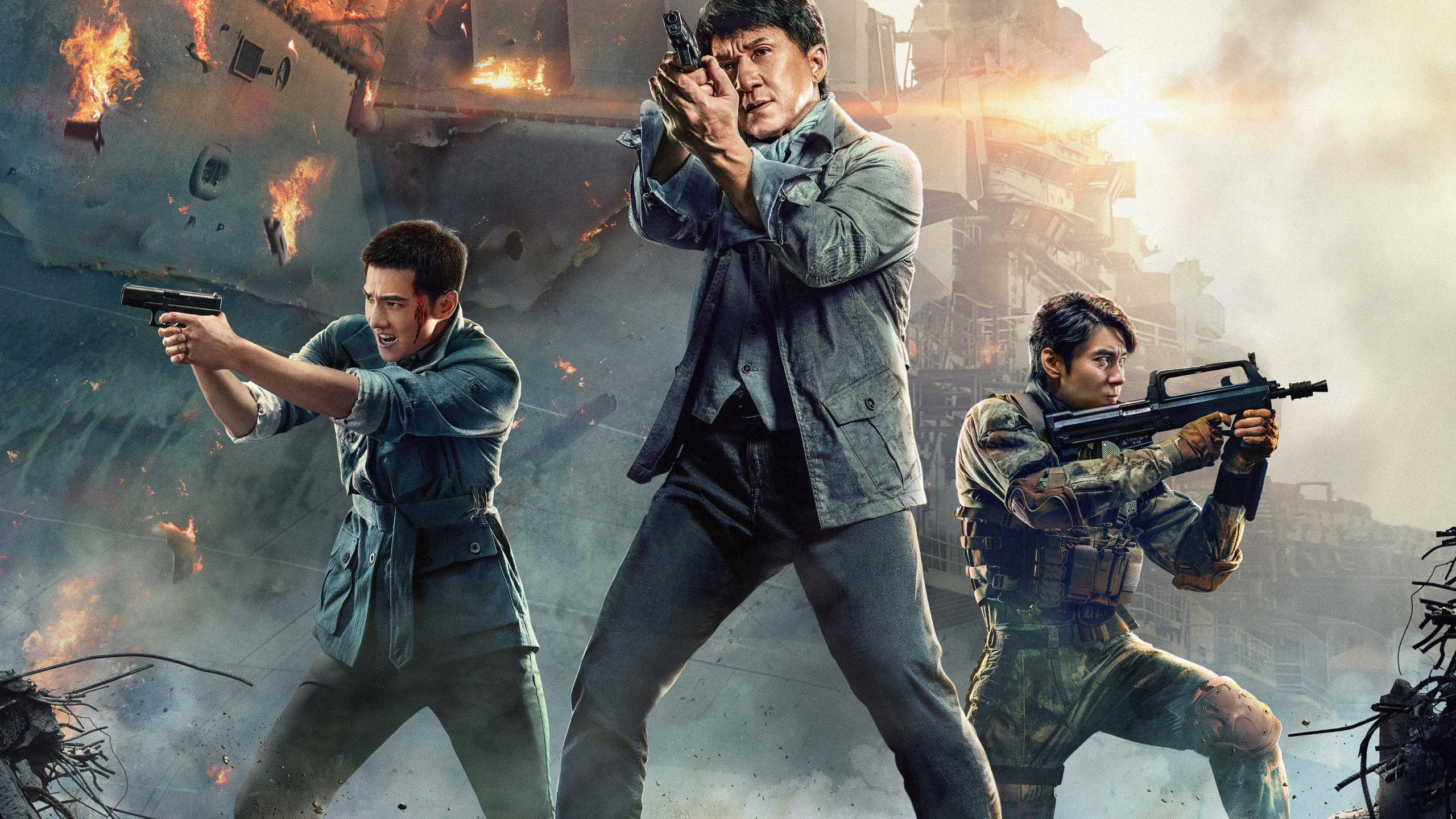 Скачать обои Пистолет, Автомат, Джеки Чан, Трое, Боевик, Jackie Chan, 2020,  Vanguard, раздел фильмы в разрешении 2560x1440