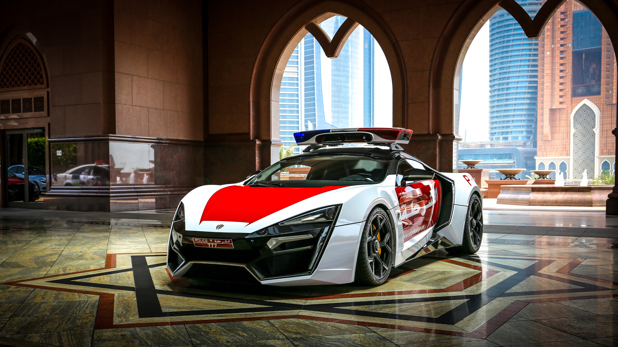 Битва суперкаров 3d. Lykan Hypersport Police. Lykan Hypersport полиция. Lykan Hypersport Dubai Police. Суперкар Lykan Hypersport.