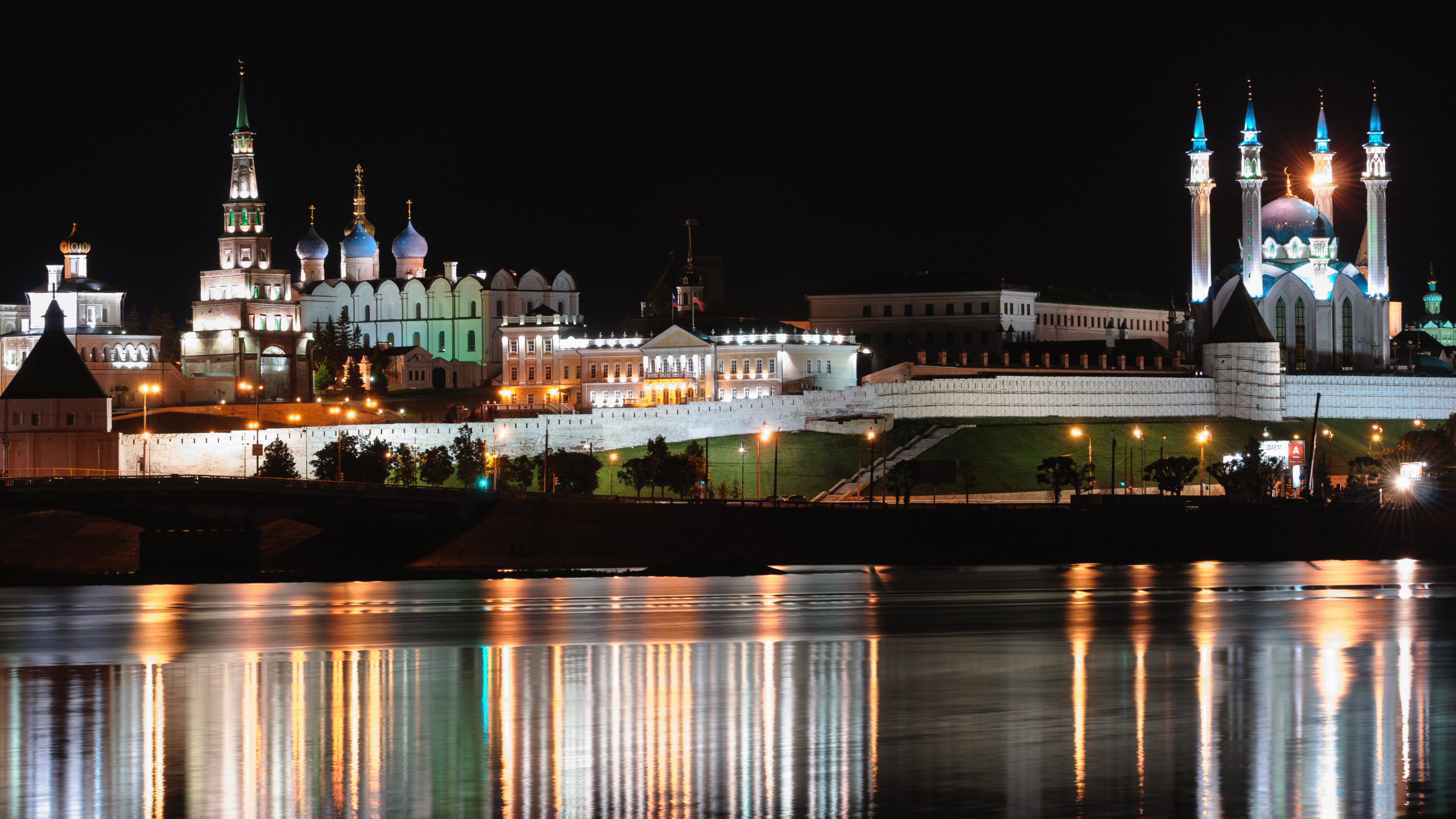 Рт г казань. Мечеть кул Шариф в Казани. Вечерний Кремль Казань. Белокаменный Казанский Кремль. Ночной Кремль Казань.