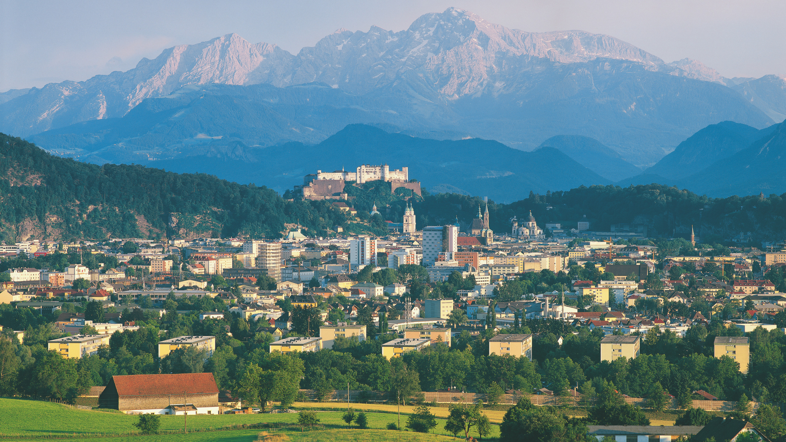 Город в австрии 4 буквы. Зальцбург горы. Австрия Зальцбург горы. Зальцбург Федеральная земля. Зальцбург Федеральная земля Австрия.