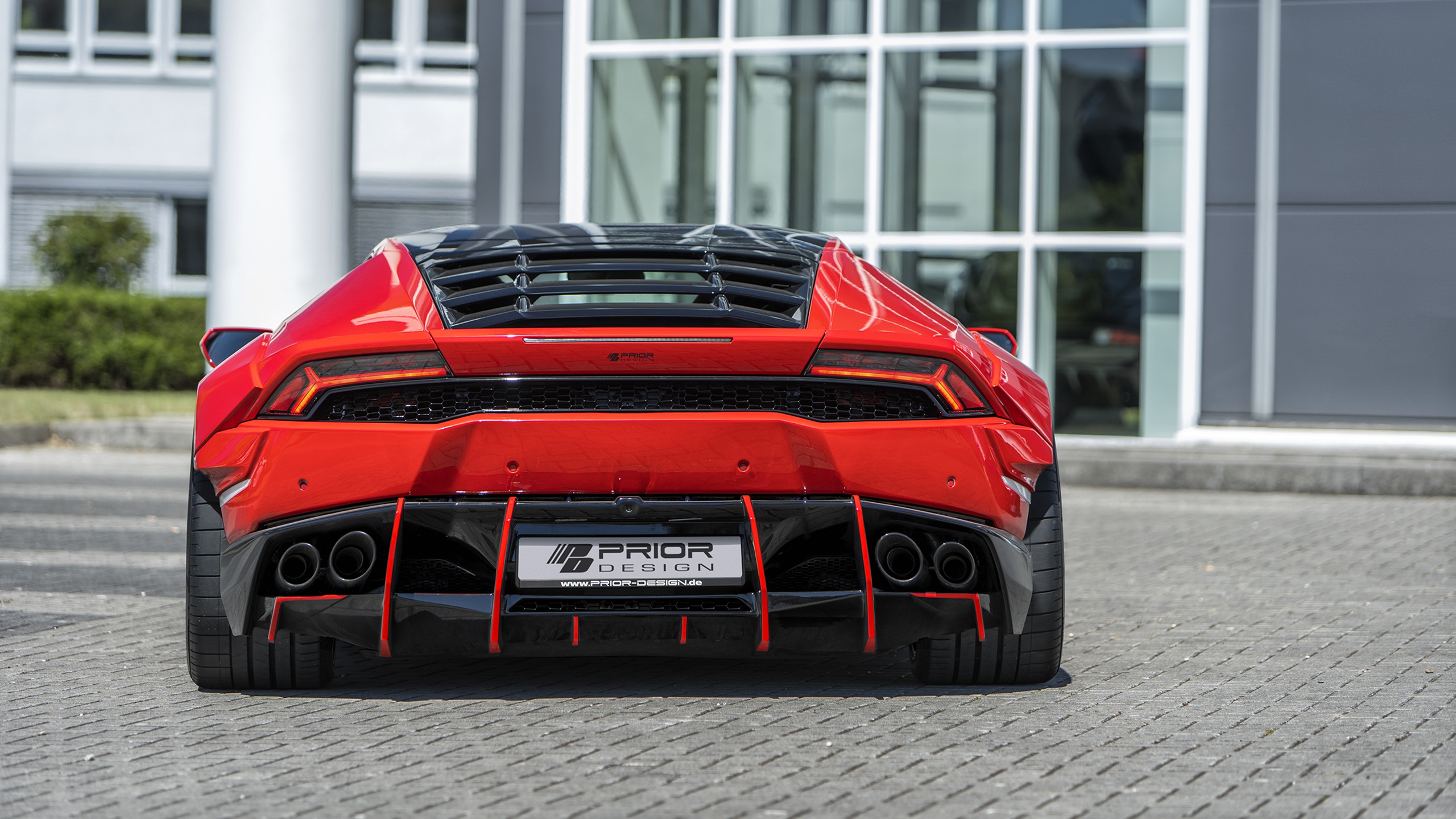 Lamborghini Huracan 2014 черная сзади