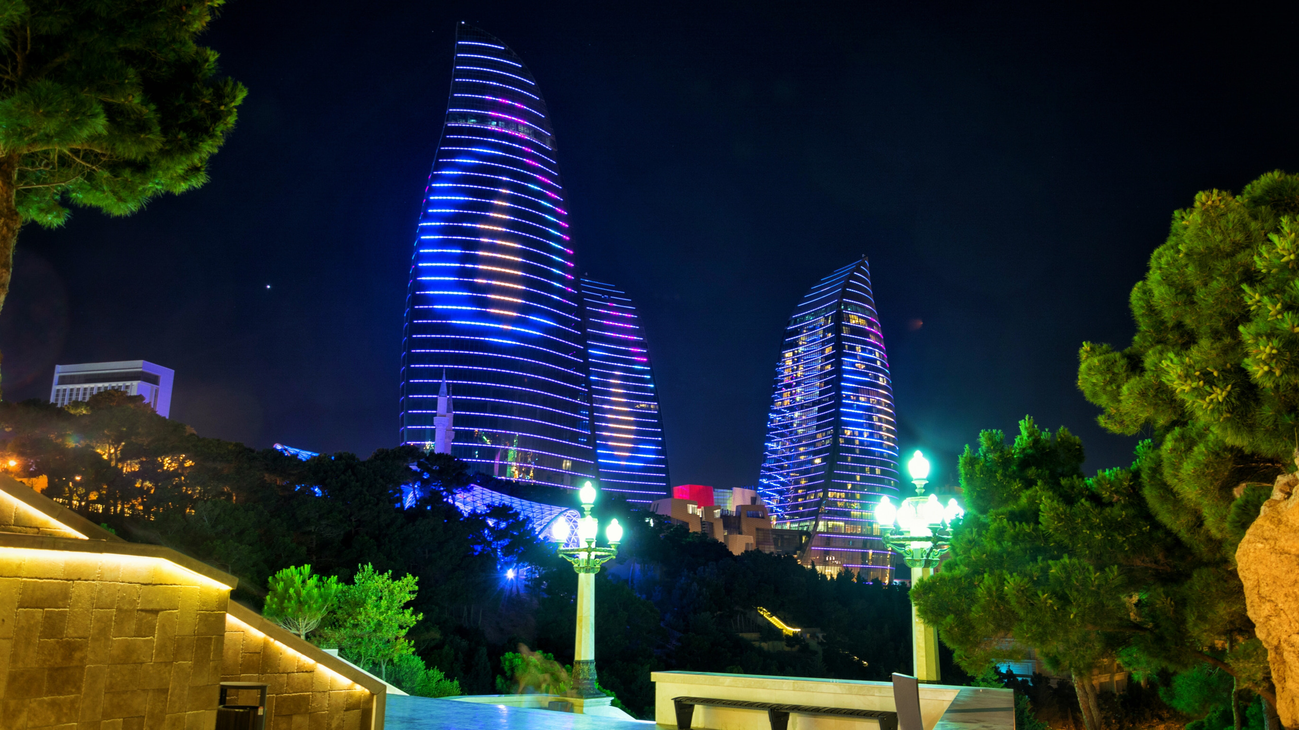 Baku saat. Город Баку Азербайджан. Города Баку азербайджанской Республики. Азербайджан город Баку 2018. Ночной город Баку.