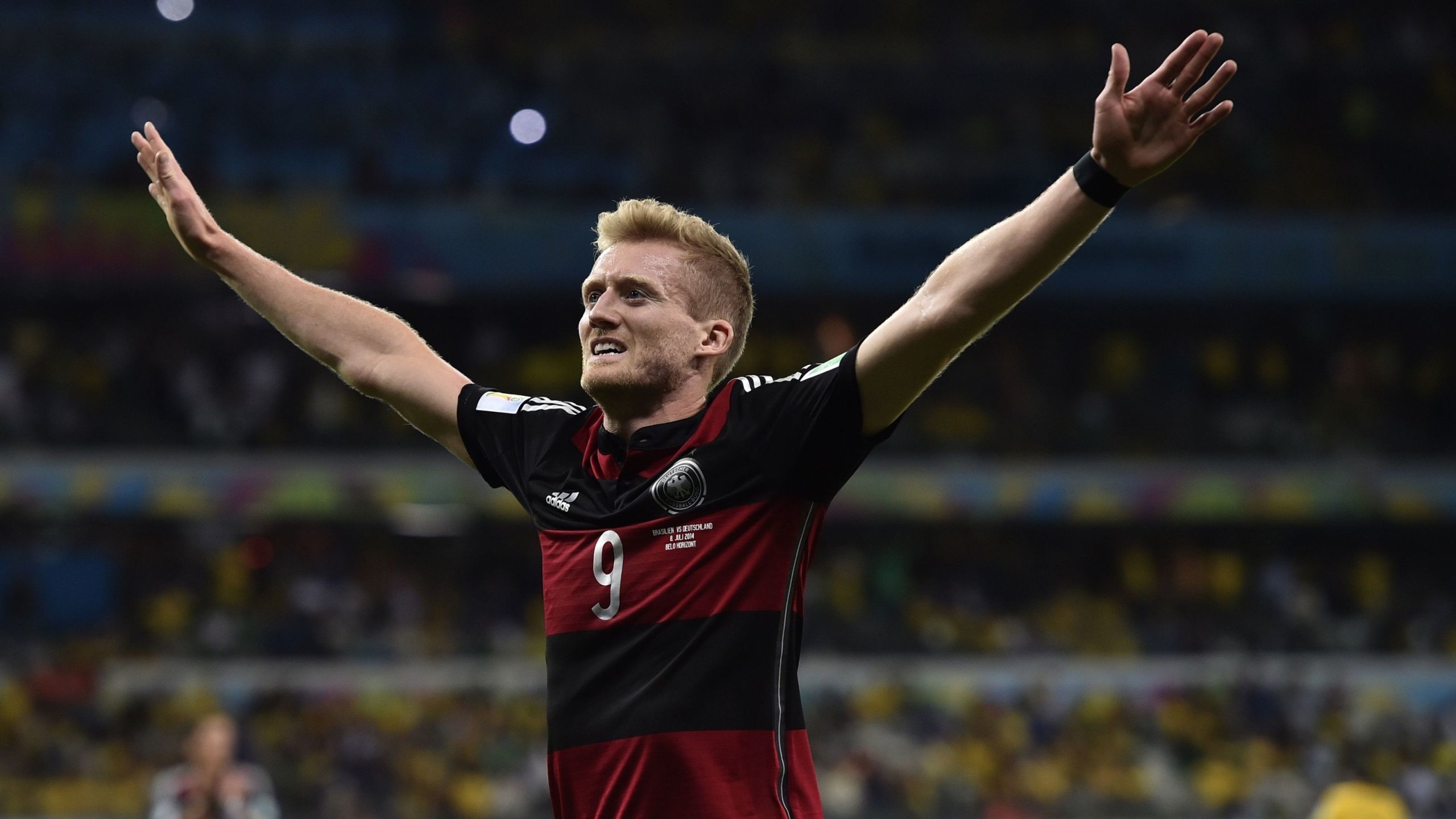 Germany sports. Дед блоггер футбол Германия. Пономарев Германия футбол банкрот.