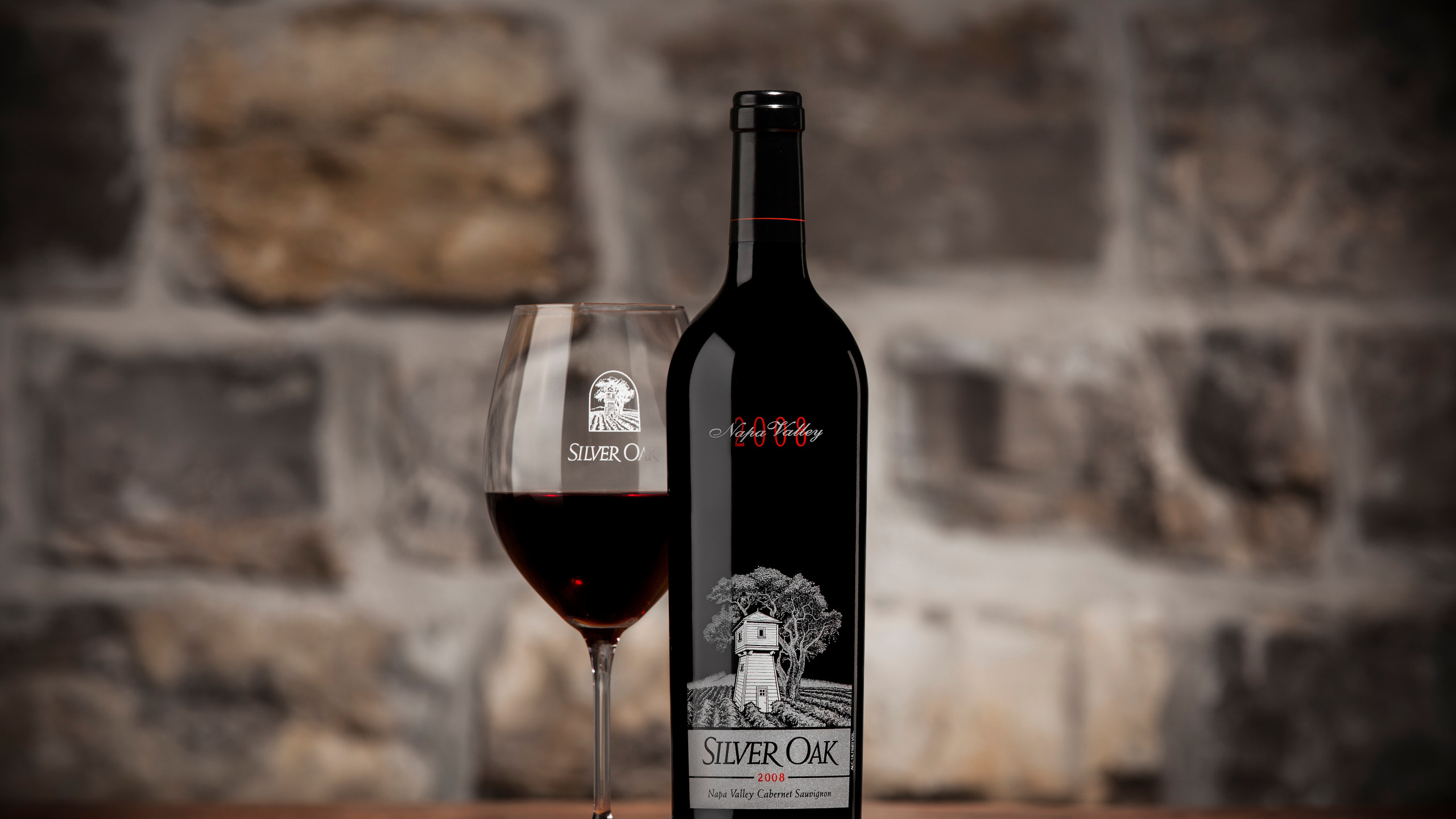 Серебряное вино. Либертас Каберне Совиньон. Обои на рабочий стол вино. Quella Napa Valley Red Wine Vintage 2011.