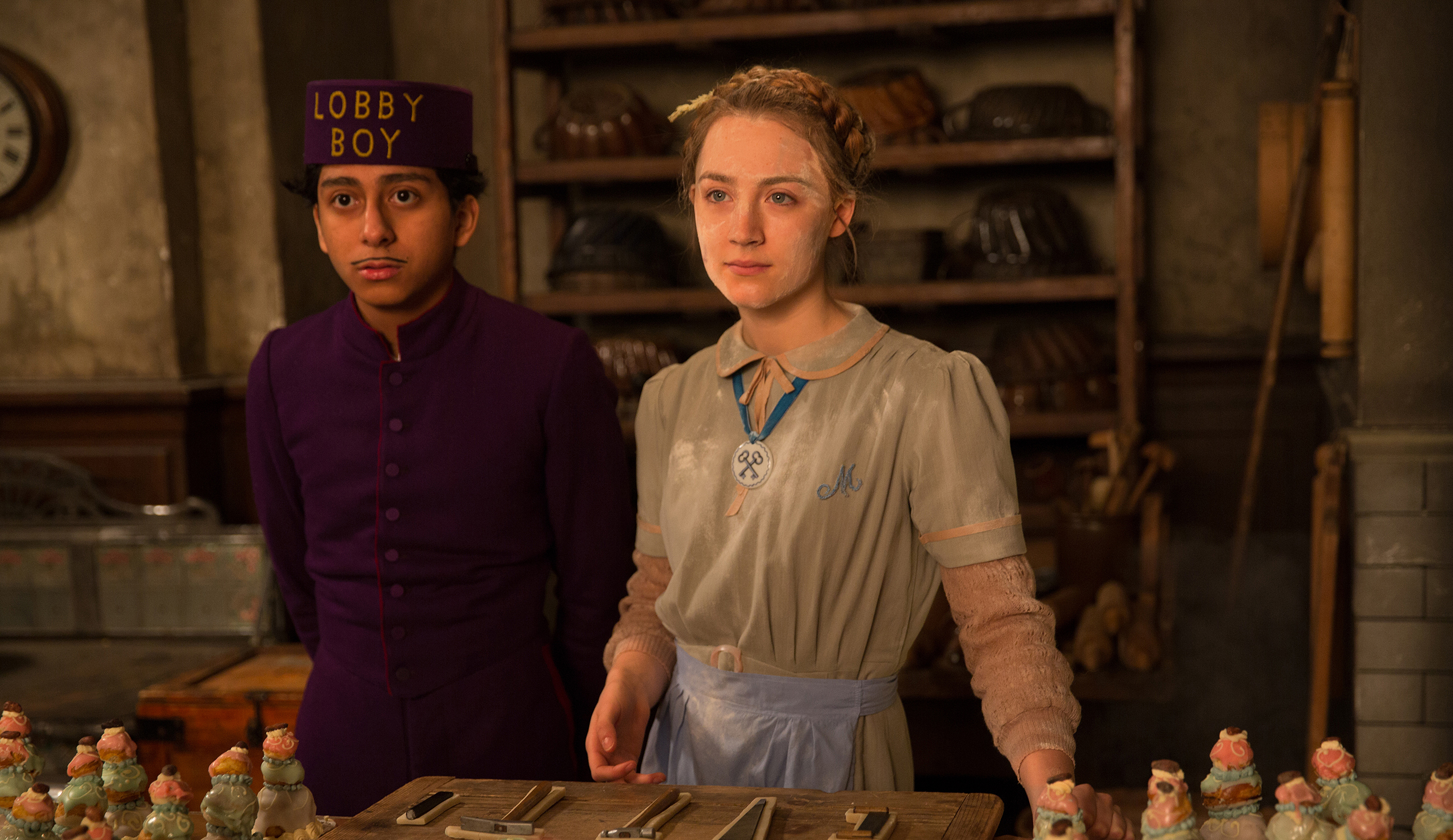 Обои Saoirse Ronan, Отель Гранд Будапешт, The Grand Budapest Hotel на  телефон и рабочий стол, раздел фильмы, разрешение 2560x1480 - скачать