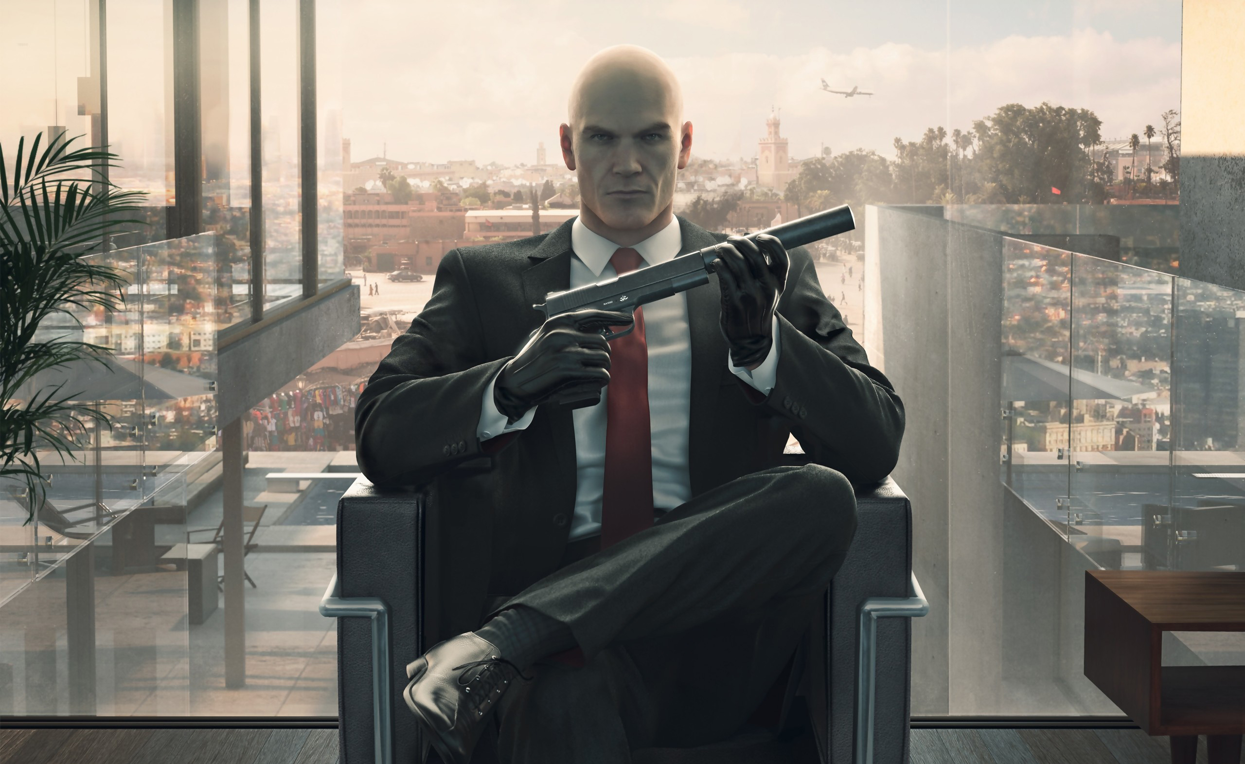 Обои взгляд, пистолет, кресло, окно, лысый, галстук, Hitman, агент на  телефон и рабочий стол, раздел игры, разрешение 2560x1570 - скачать