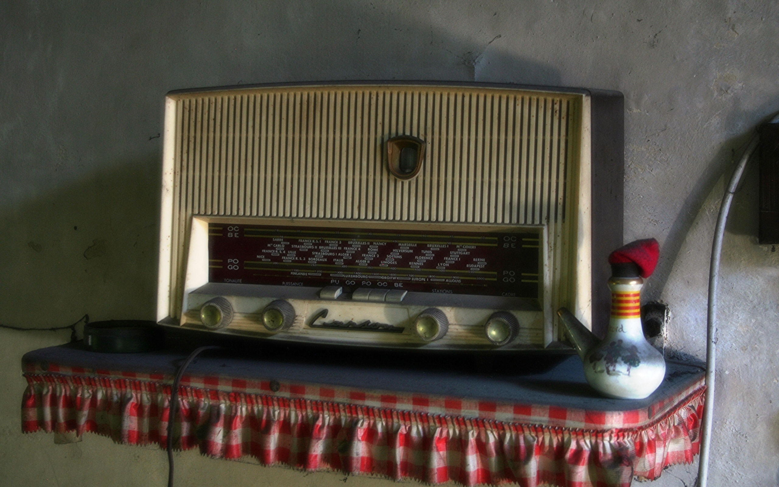 Старое радио послушаем