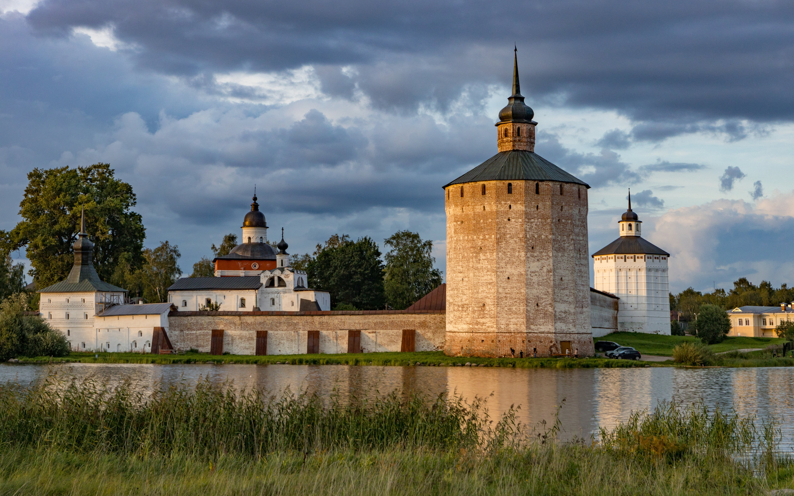 Кирилло Белозерский монастырь озеро