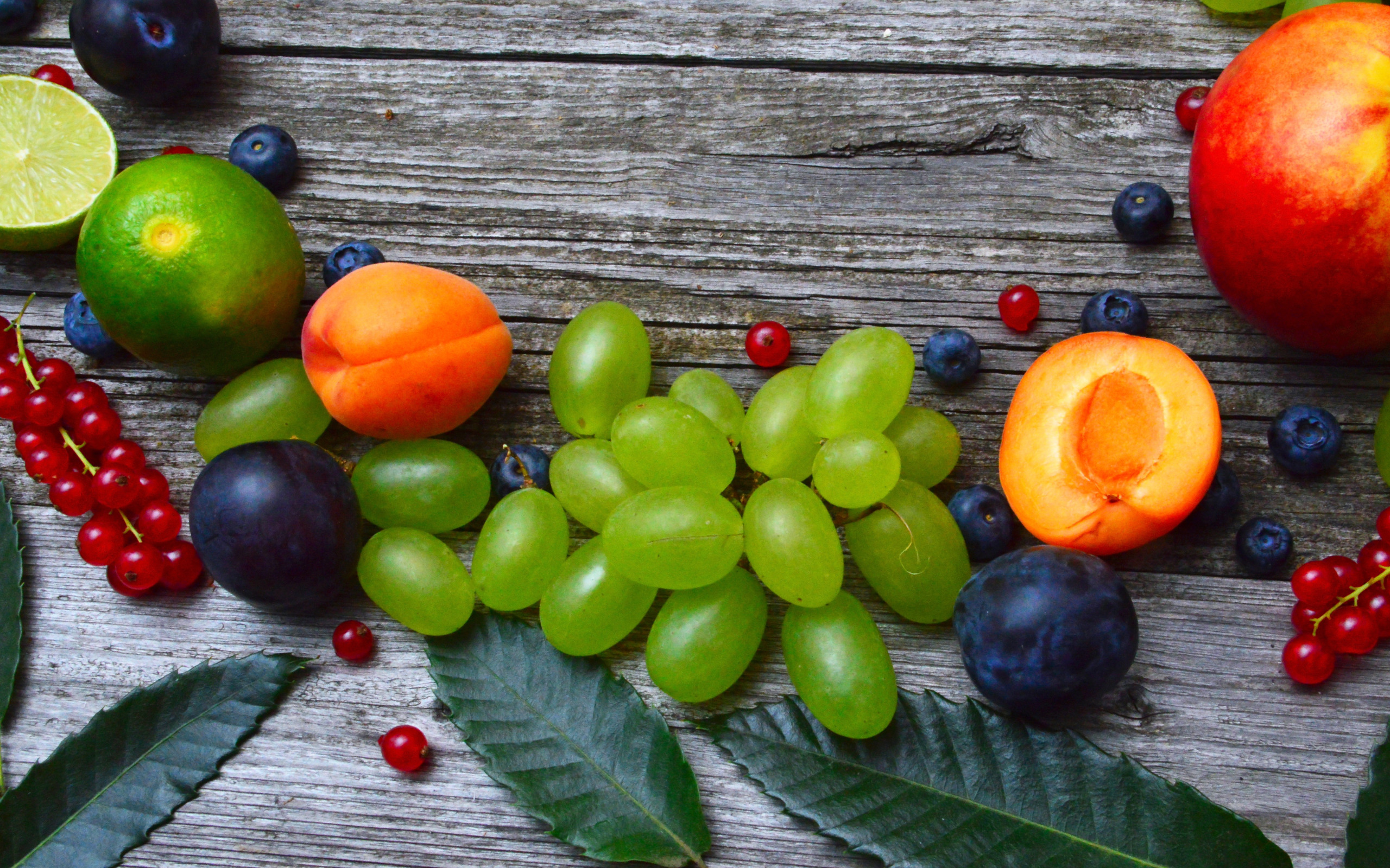 Натуральные фрукты и ягоды. Фрукты и ягоды. Фрукты фото. Летние фрукты. Фото фруктов.