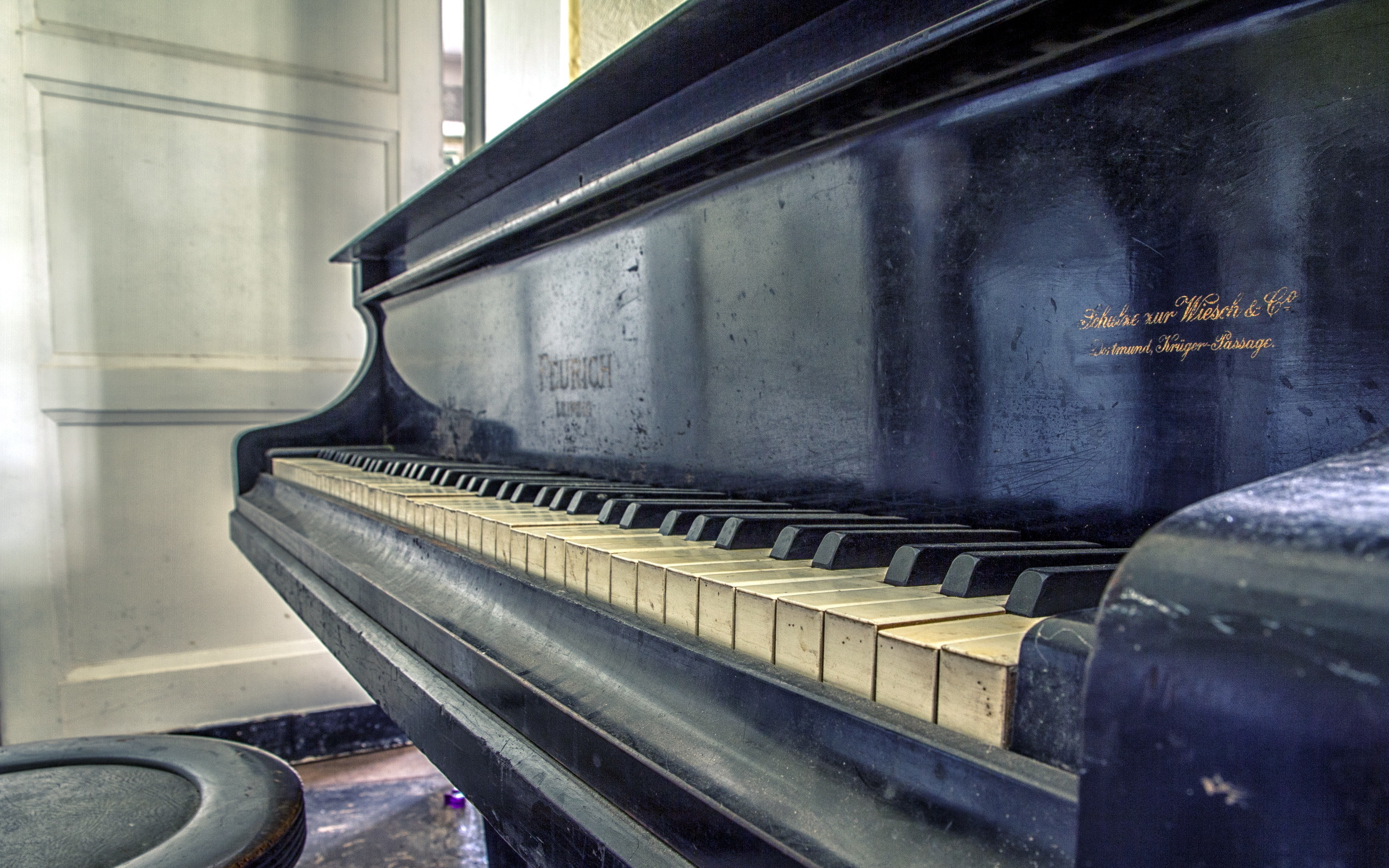 Piano pictures